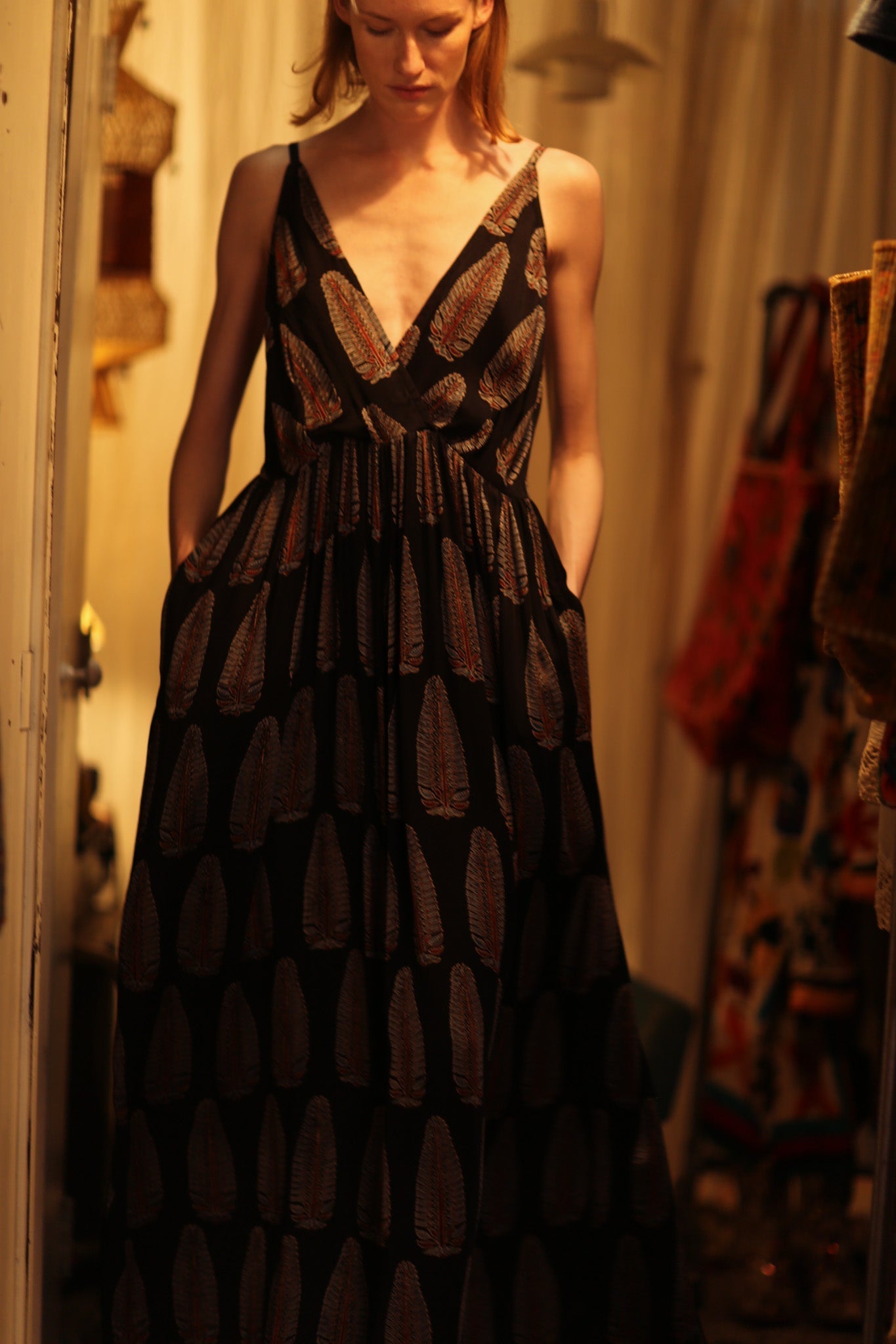 LILY SILK DRESS BLACK FEATHER