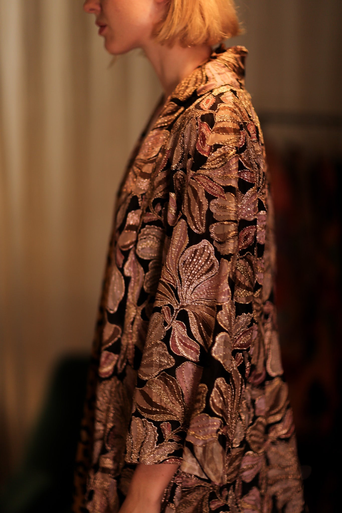 CARINE EMBROIDERED SILK KIMONO BLACK AND PINK