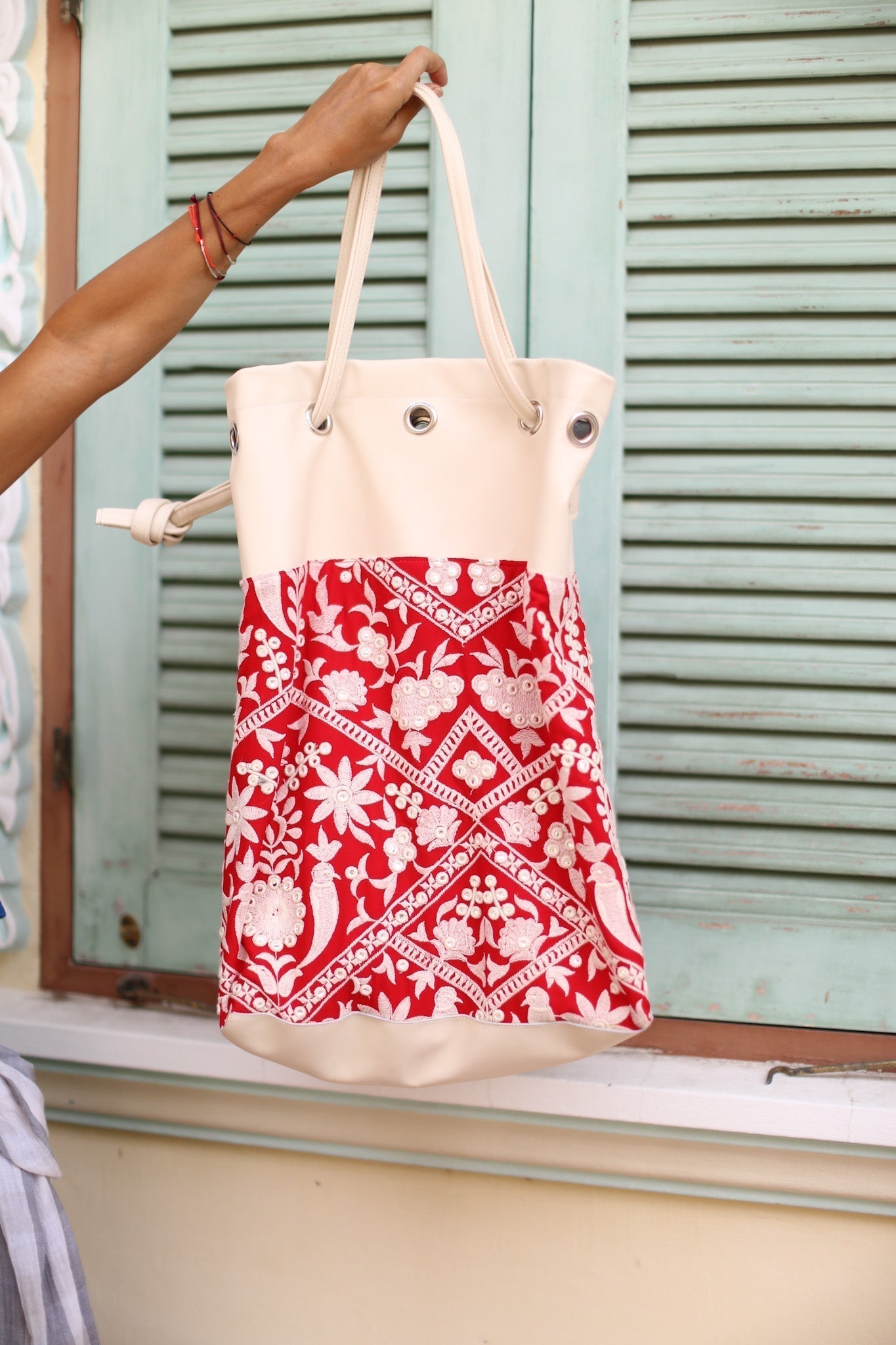ALMA EMBROIDERED ARTISAN BAG - MOMO STUDIO BERLIN - Berlin Concept Store - sustainable & ethical fashion