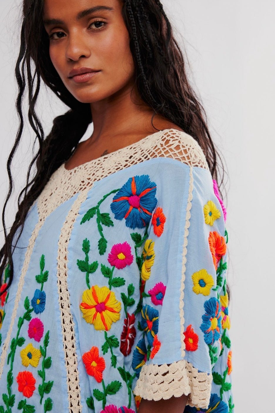 BELLA FLORA EMBROIDERED KAFTAN X FREE PEOPLE - MOMO STUDIO BERLIN - Berlin Concept Store - sustainable & ethical fashion
