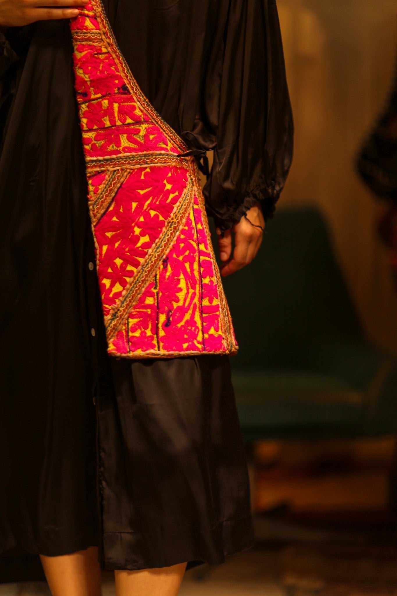 BIBI ARTISAN EMBROIDERED CROSSBODY BAG - MOMO STUDIO BERLIN - Berlin Concept Store - sustainable & ethical fashion