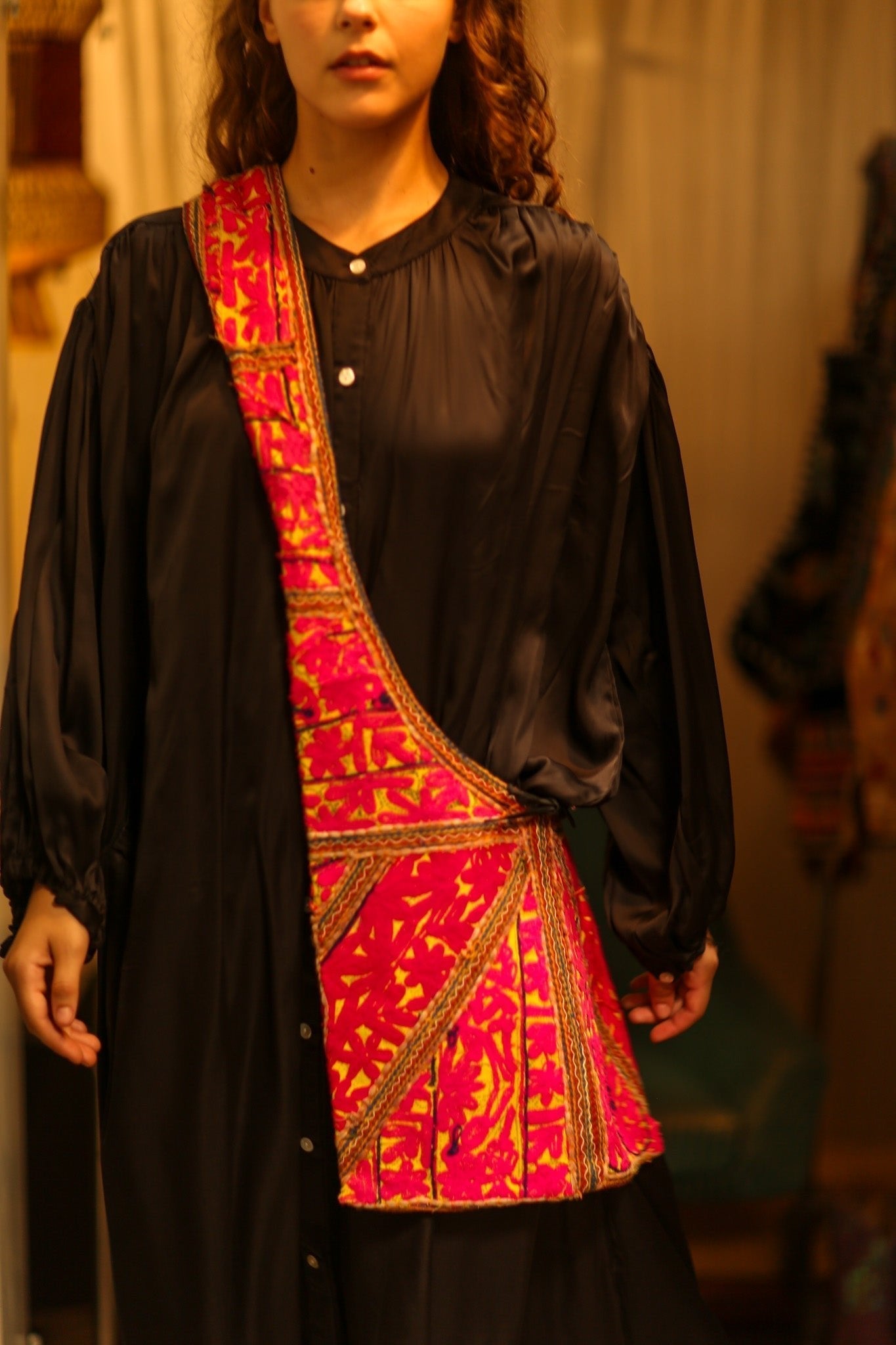 BIBI ARTISAN EMBROIDERED CROSSBODY BAG - MOMO STUDIO BERLIN - Berlin Concept Store - sustainable & ethical fashion