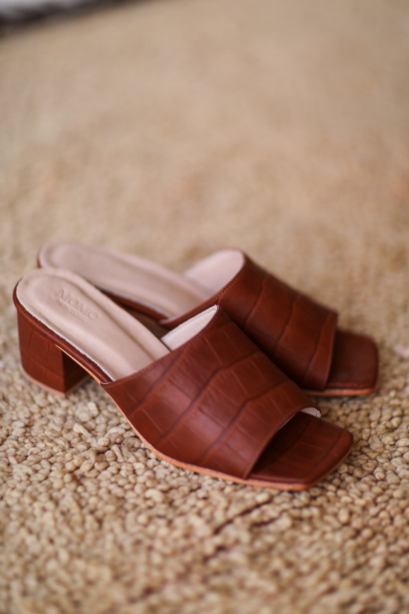 BROWN CROC EMBOSSED HEELED MULES PATTI - MOMO STUDIO BERLIN - Berlin Concept Store - sustainable & ethical fashion