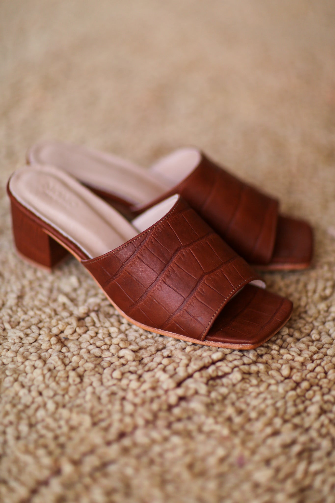 BROWN CROC EMBOSSED HEELED MULES PATTI - MOMO STUDIO BERLIN - Berlin Concept Store - sustainable & ethical fashion