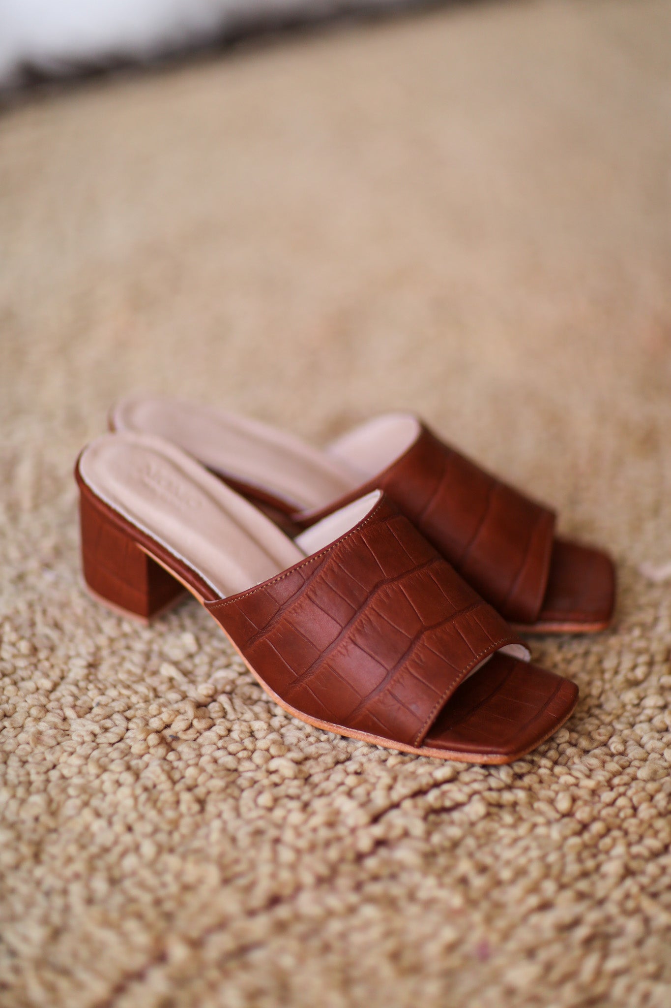 BROWN CROC EMBOSSED HEELED MULES PATTI - MOMO STUDIO BERLIN - Berlin Concept Store - sustainable & ethical fashion