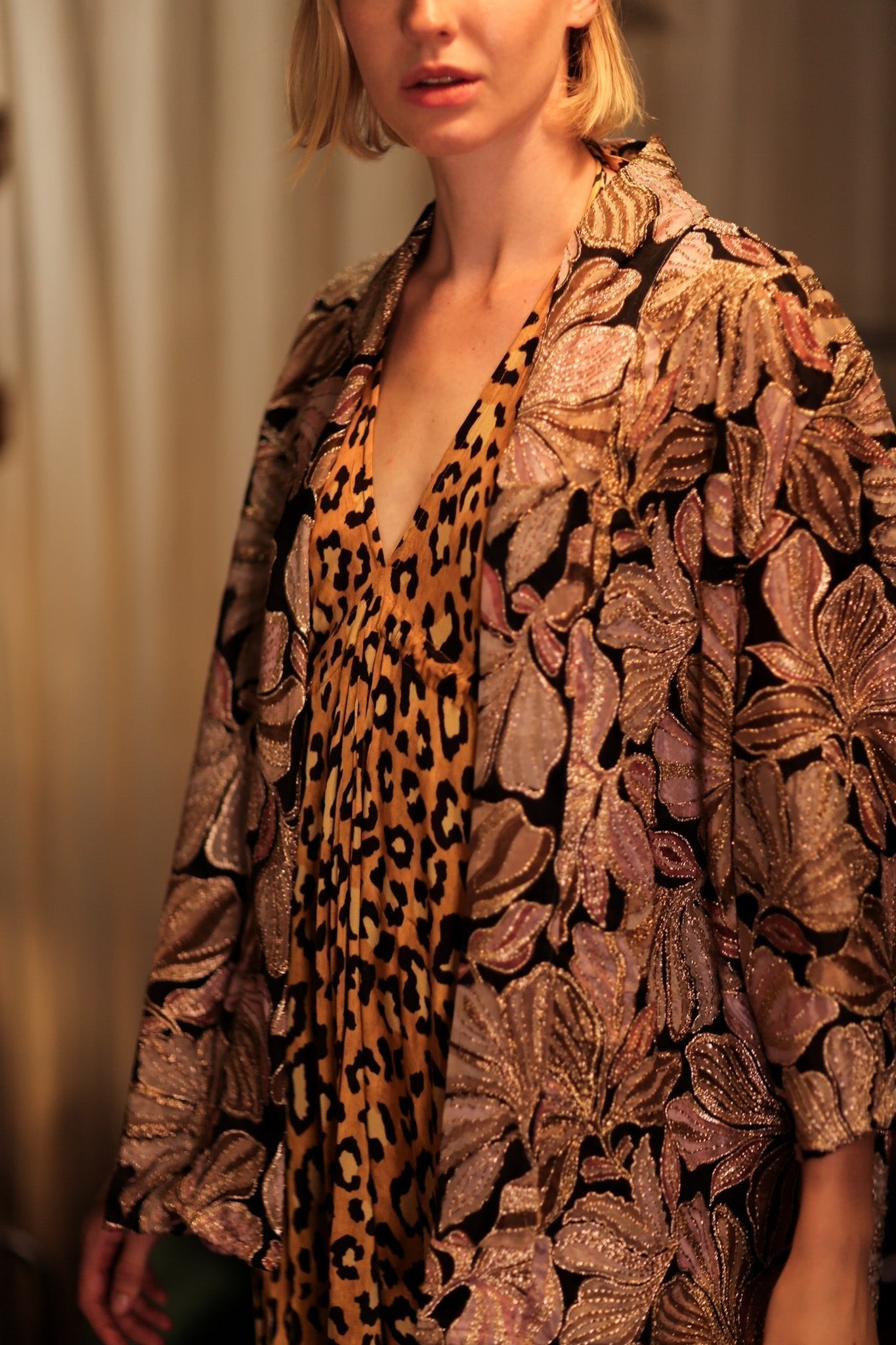 CARINE EMBROIDERED SILK KIMONO BLACK AND PINK - MOMO STUDIO BERLIN - Berlin Concept Store - sustainable & ethical fashion