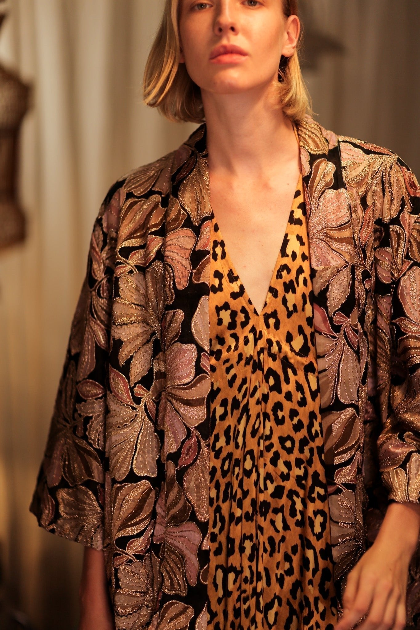 CARINE EMBROIDERED SILK KIMONO BLACK AND PINK - MOMO STUDIO BERLIN - Berlin Concept Store - sustainable & ethical fashion