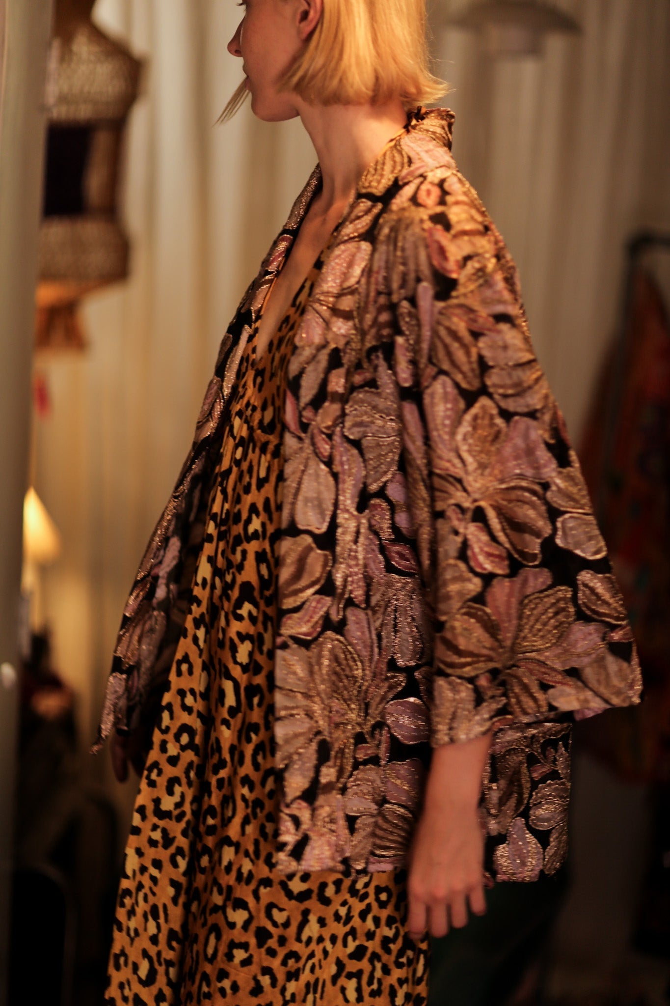 CARINE EMBROIDERED SILK KIMONO BLACK AND PINK - MOMO STUDIO BERLIN - Berlin Concept Store - sustainable & ethical fashion