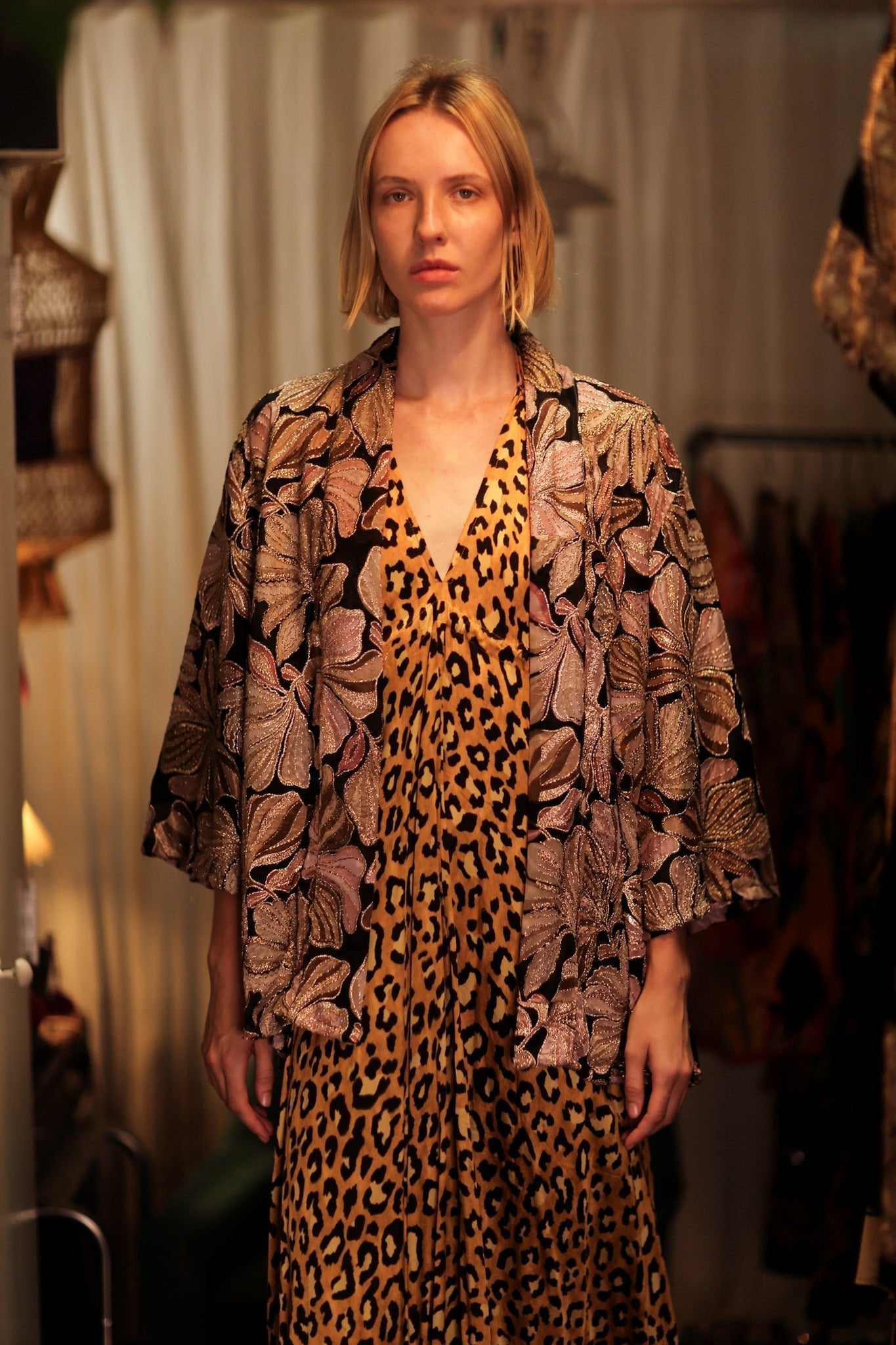 CARINE EMBROIDERED SILK KIMONO BLACK AND PINK - MOMO STUDIO BERLIN - Berlin Concept Store - sustainable & ethical fashion
