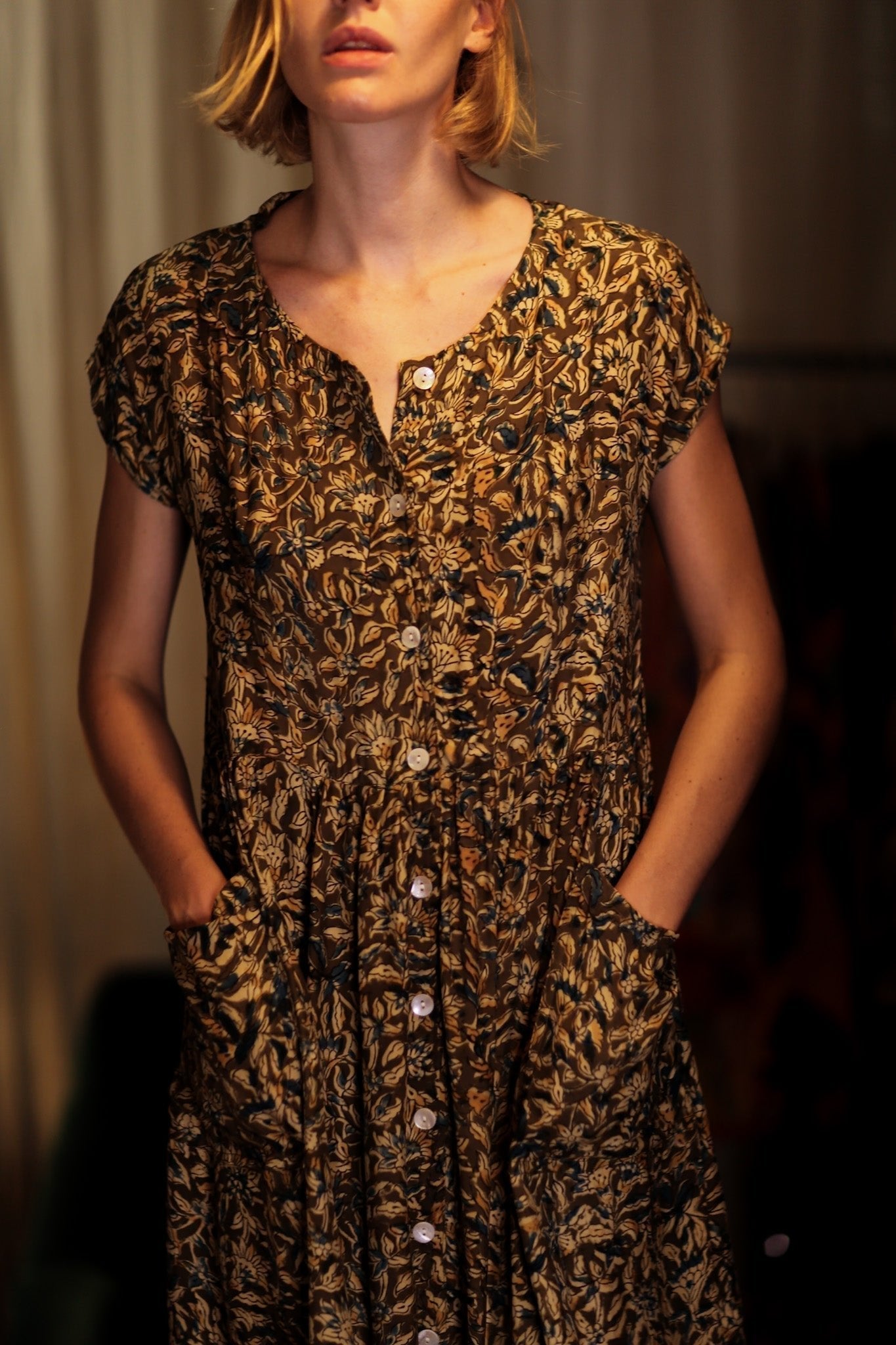 EDITH SILK DRESS GARDEN BEIGE - MOMO STUDIO BERLIN - Berlin Concept Store - sustainable & ethical fashion