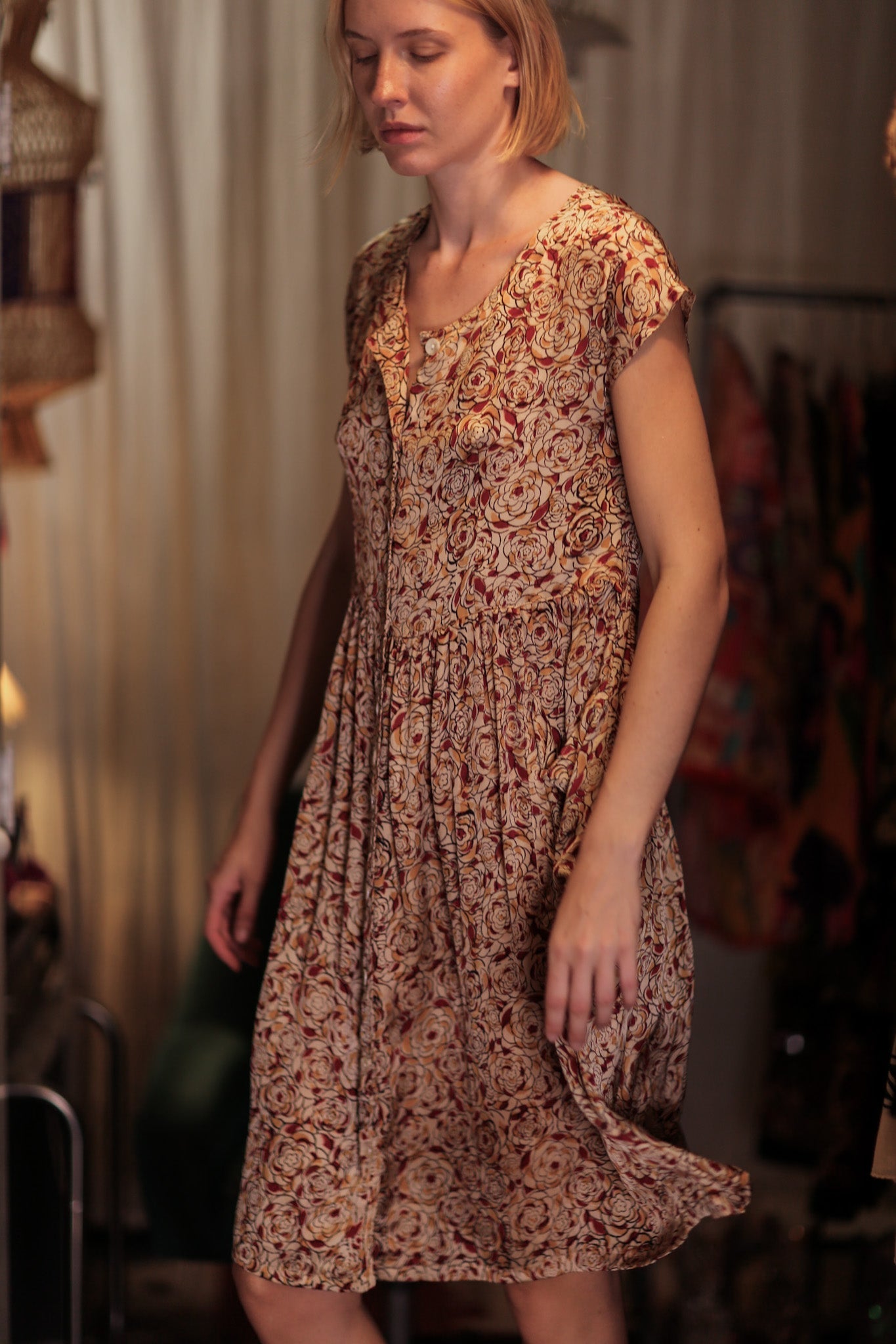 EDITH SILK DRESS RED FLORAL - MOMO STUDIO BERLIN - Berlin Concept Store - sustainable & ethical fashion