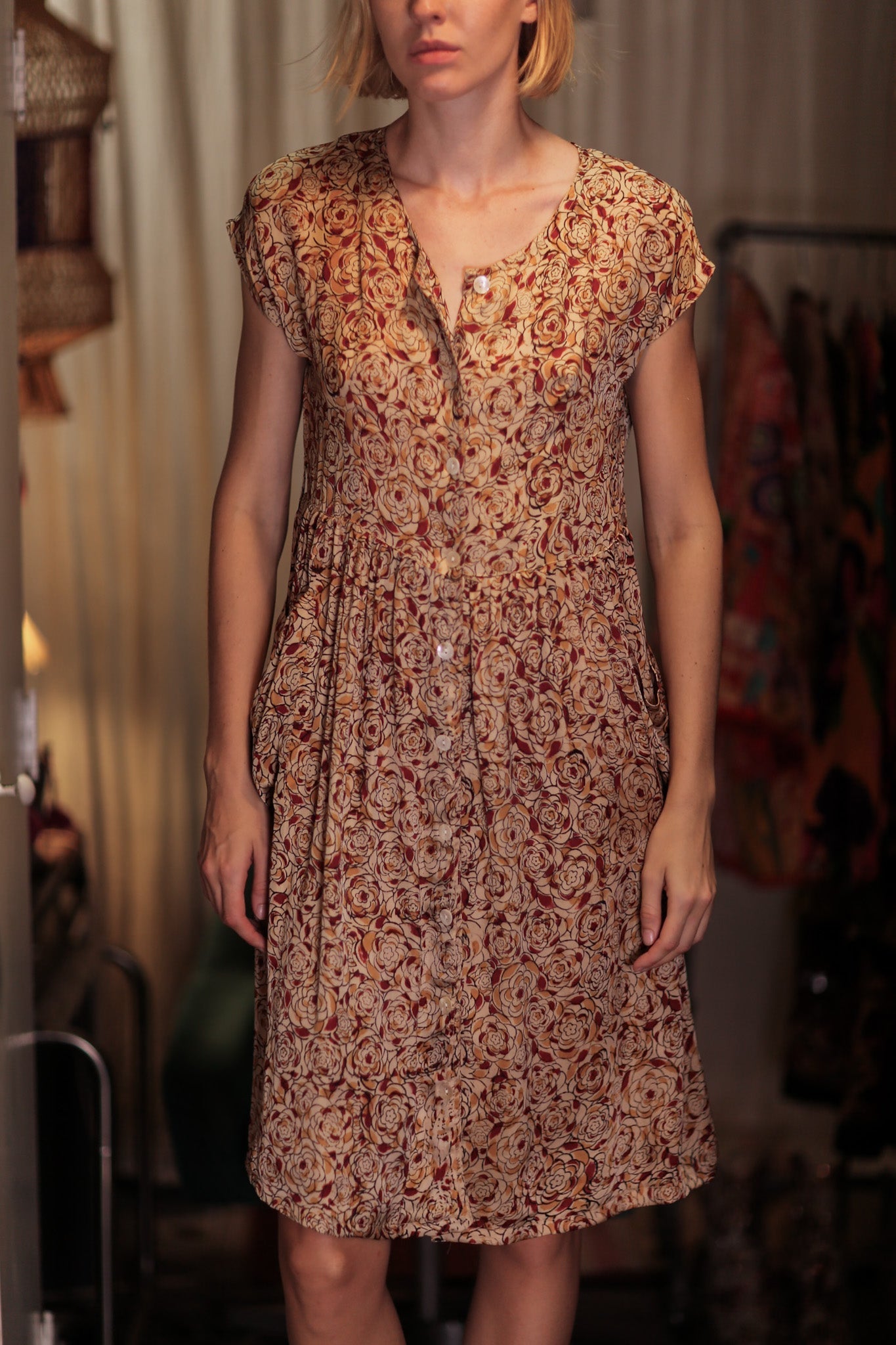 EDITH SILK DRESS RED FLORAL - MOMO STUDIO BERLIN - Berlin Concept Store - sustainable & ethical fashion