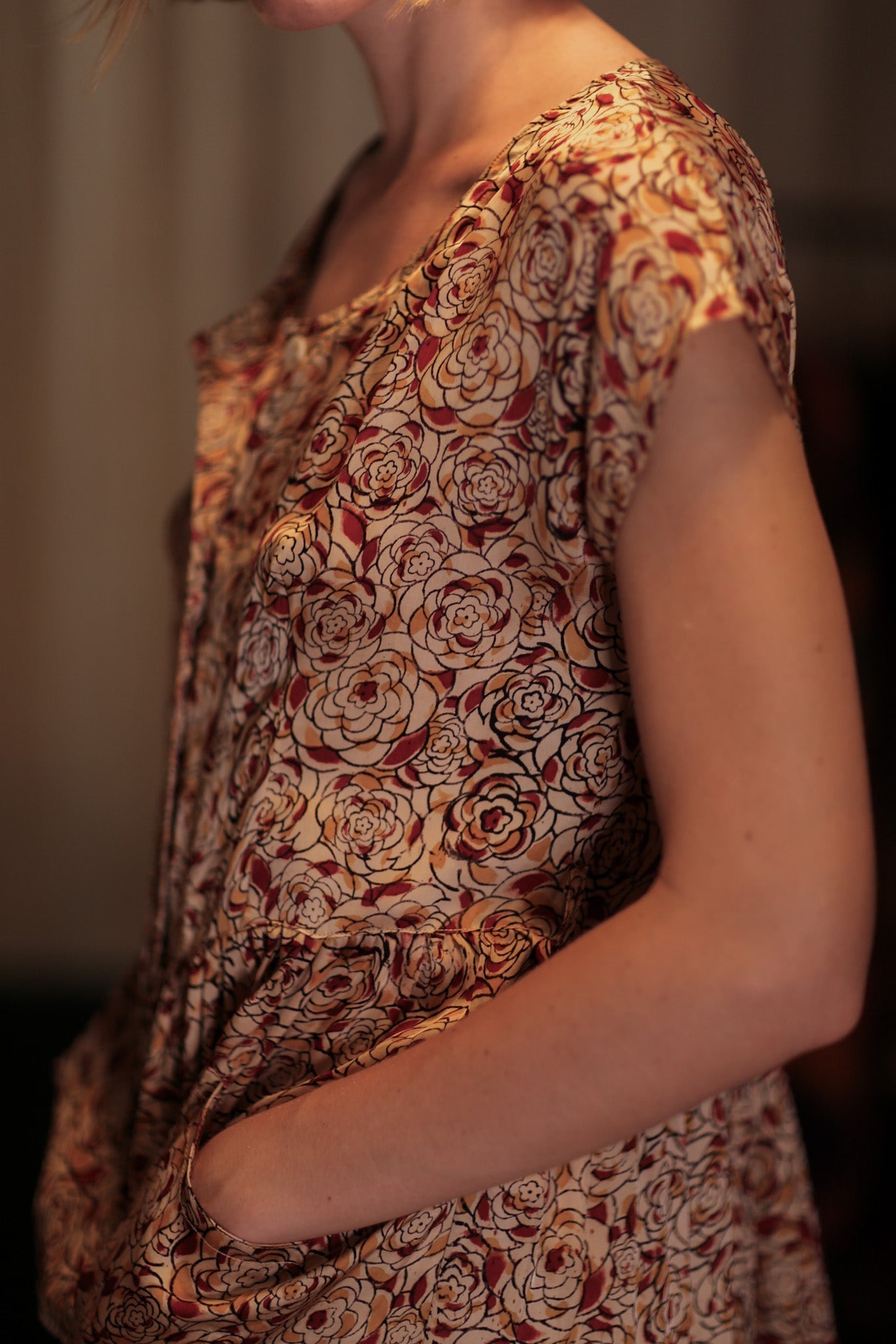 EDITH SILK DRESS RED FLORAL - MOMO STUDIO BERLIN - Berlin Concept Store - sustainable & ethical fashion