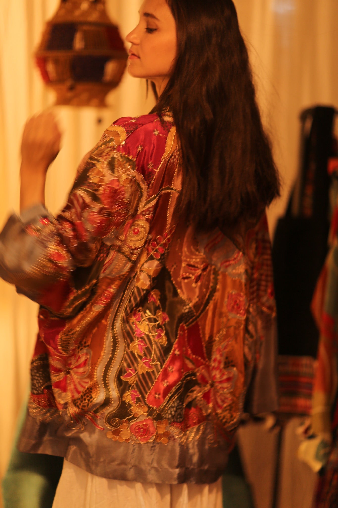 EMBROIDERED SILK SHORT KIMONO CARINE - MOMO STUDIO BERLIN - Berlin Concept Store - sustainable & ethical fashion