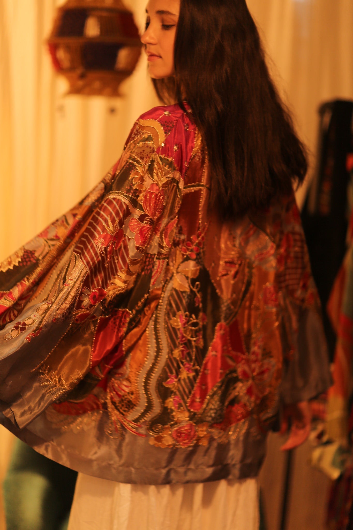 EMBROIDERED SILK SHORT KIMONO CARINE - MOMO STUDIO BERLIN - Berlin Concept Store - sustainable & ethical fashion