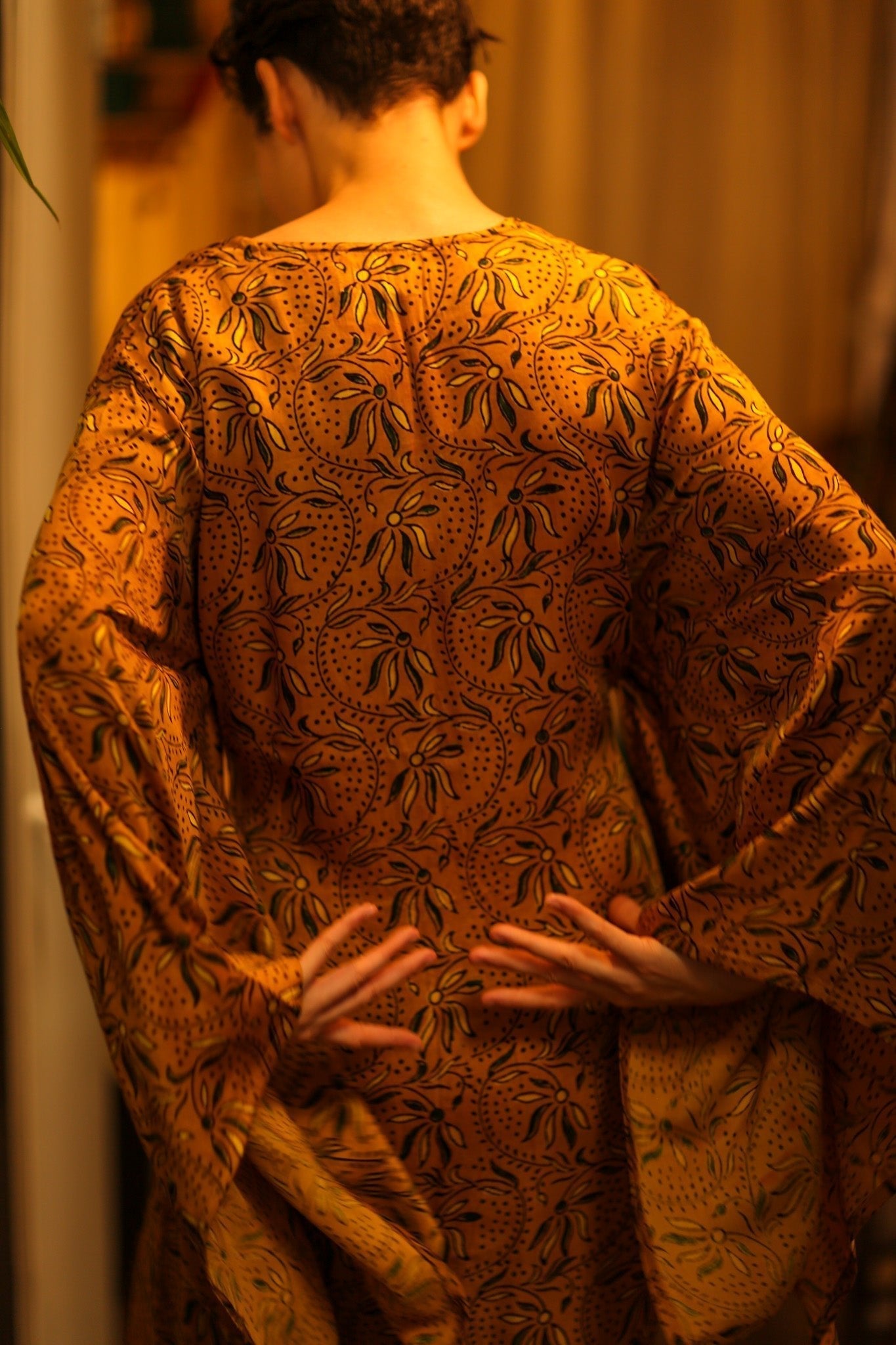 HAND BLOCK PRINT SILK XXL WING KIMONO - MOMO STUDIO BERLIN - Berlin Concept Store - sustainable & ethical fashion