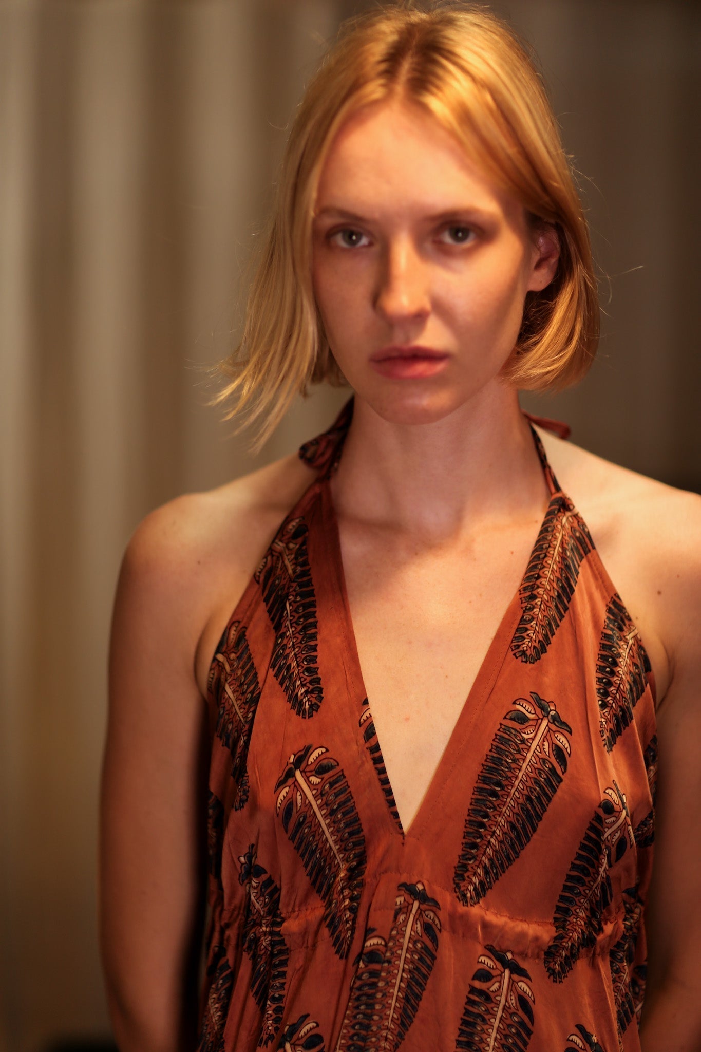 HANNAH SILK DRESS BROWN FEATHER - MOMO STUDIO BERLIN - Berlin Concept Store - sustainable & ethical fashion