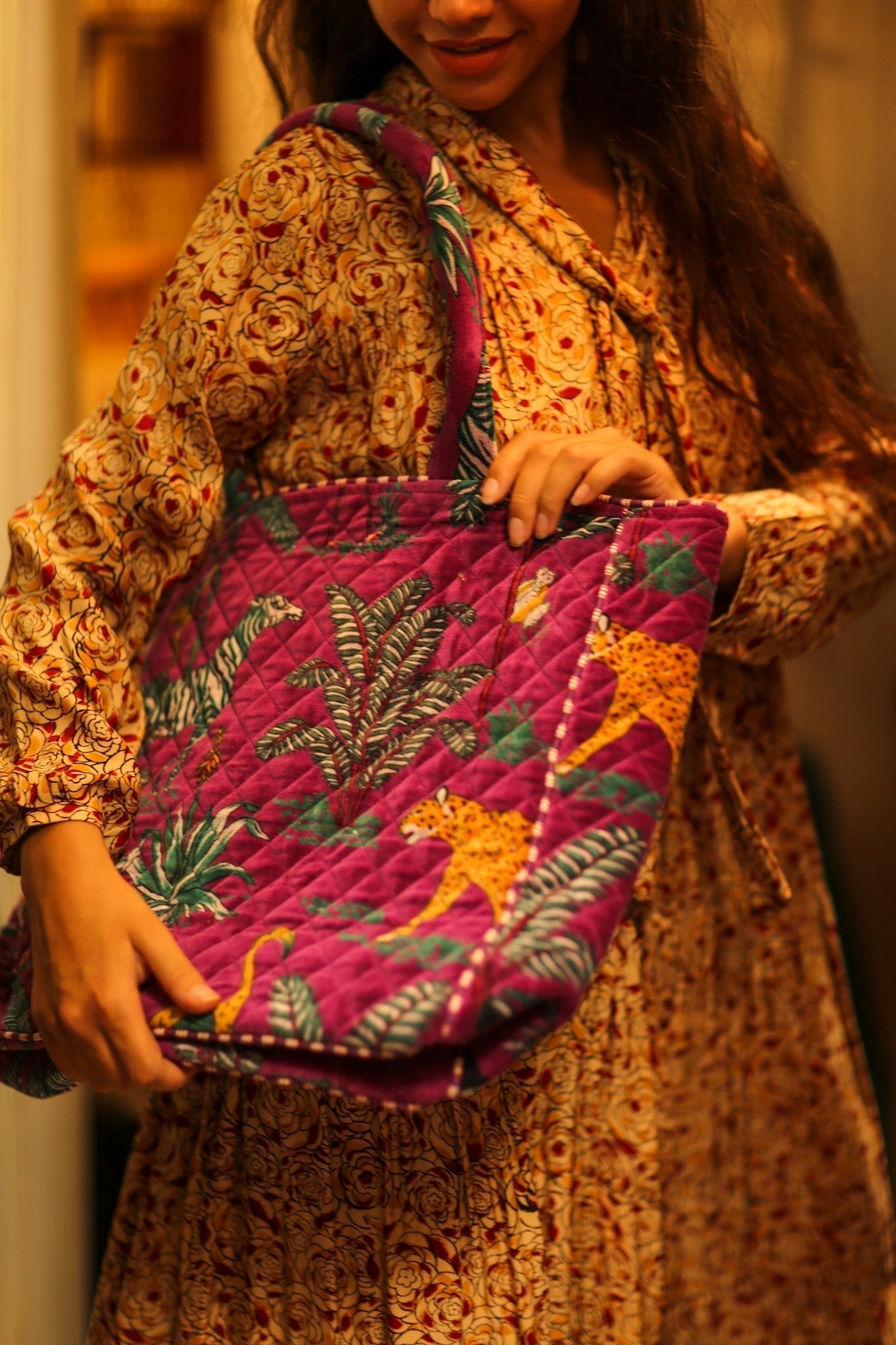 KALI VELVET BAG FUCHSIA SAFARI L - MOMO STUDIO BERLIN - Berlin Concept Store - sustainable & ethical fashion