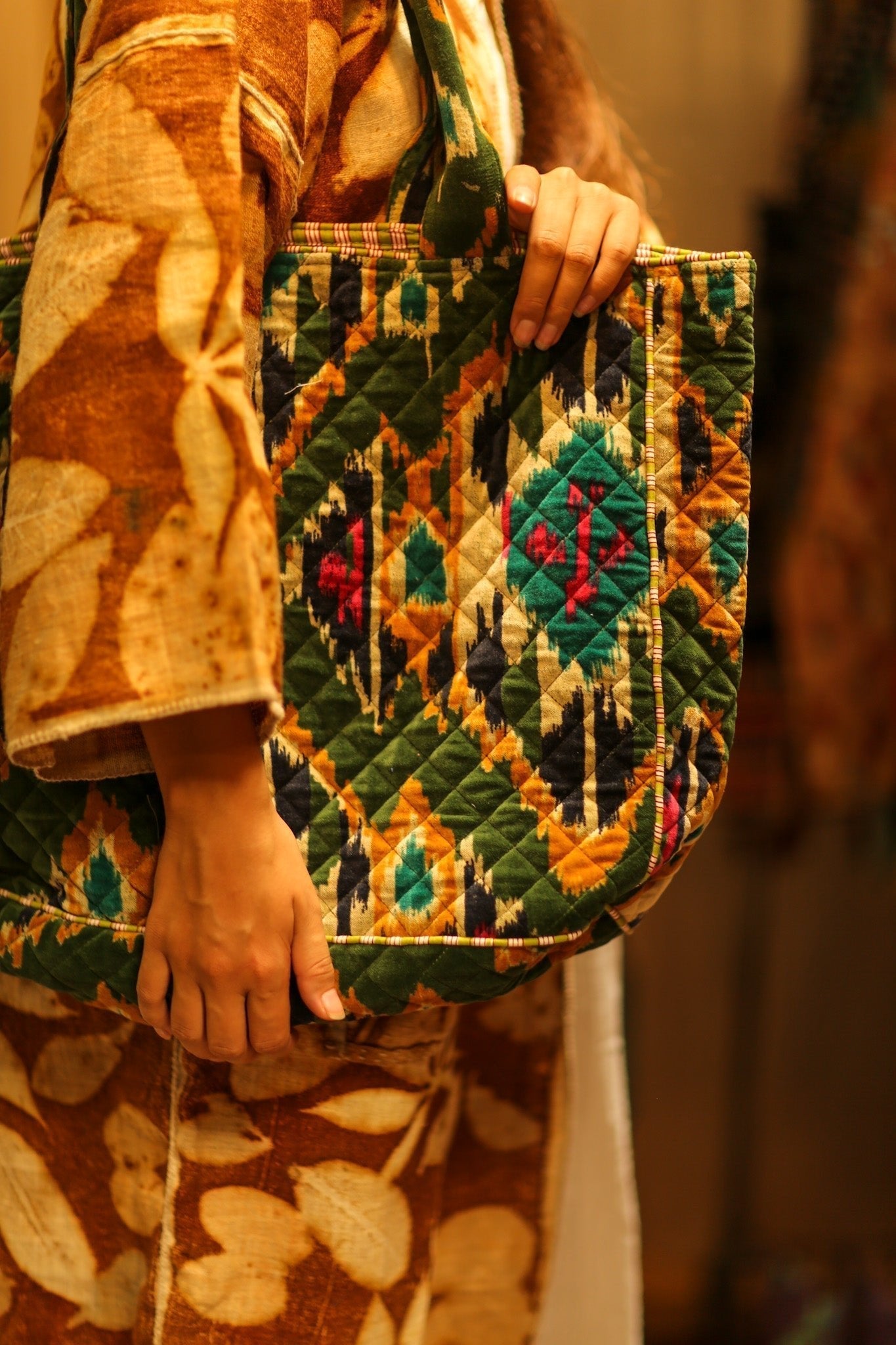 KALI VELVET BAG GREEN L - MOMO STUDIO BERLIN - Berlin Concept Store - sustainable & ethical fashion