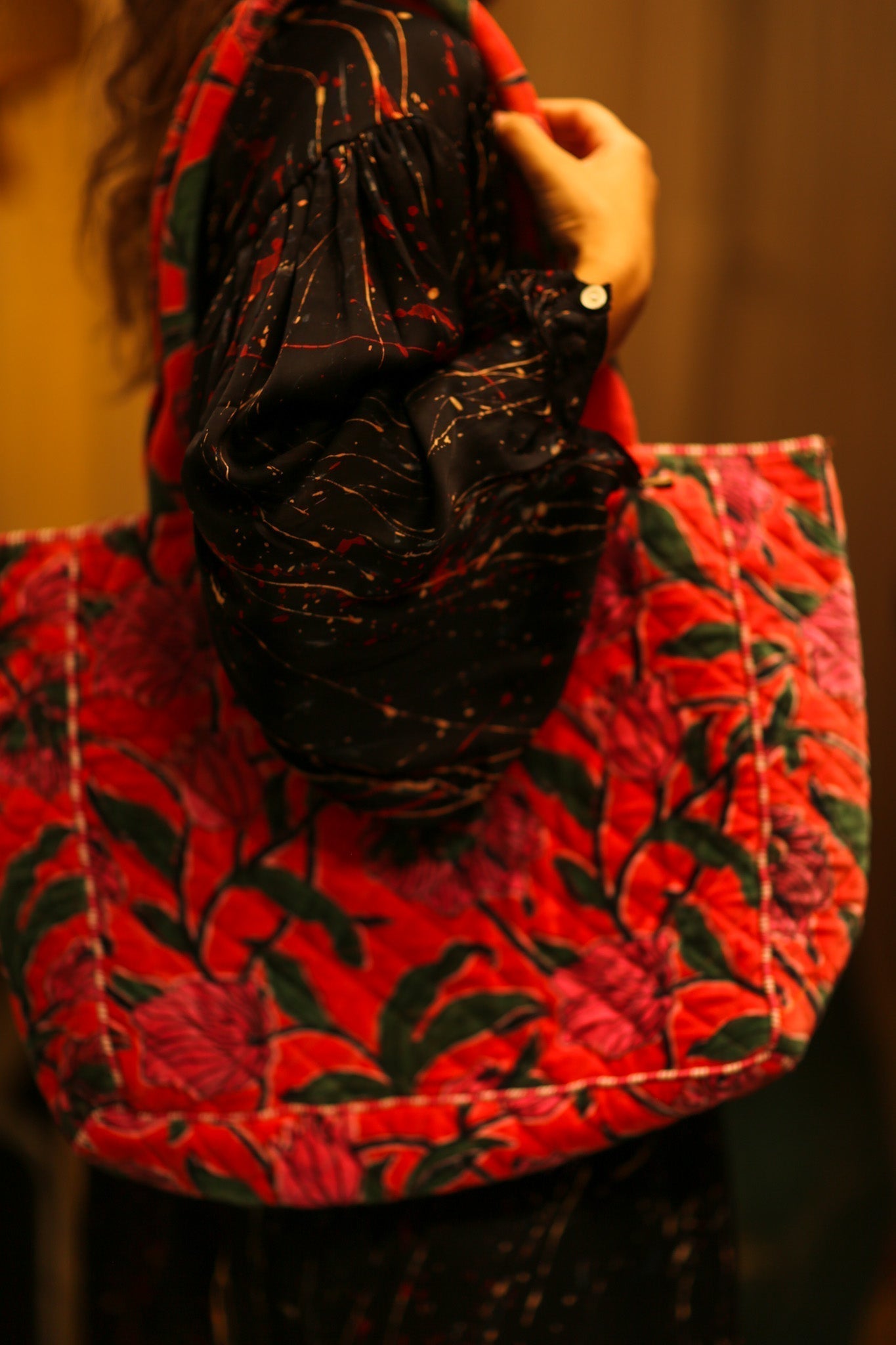KALI VELVET BAG STRAWBERRY FLORAL M - MOMO STUDIO BERLIN - Berlin Concept Store - sustainable & ethical fashion