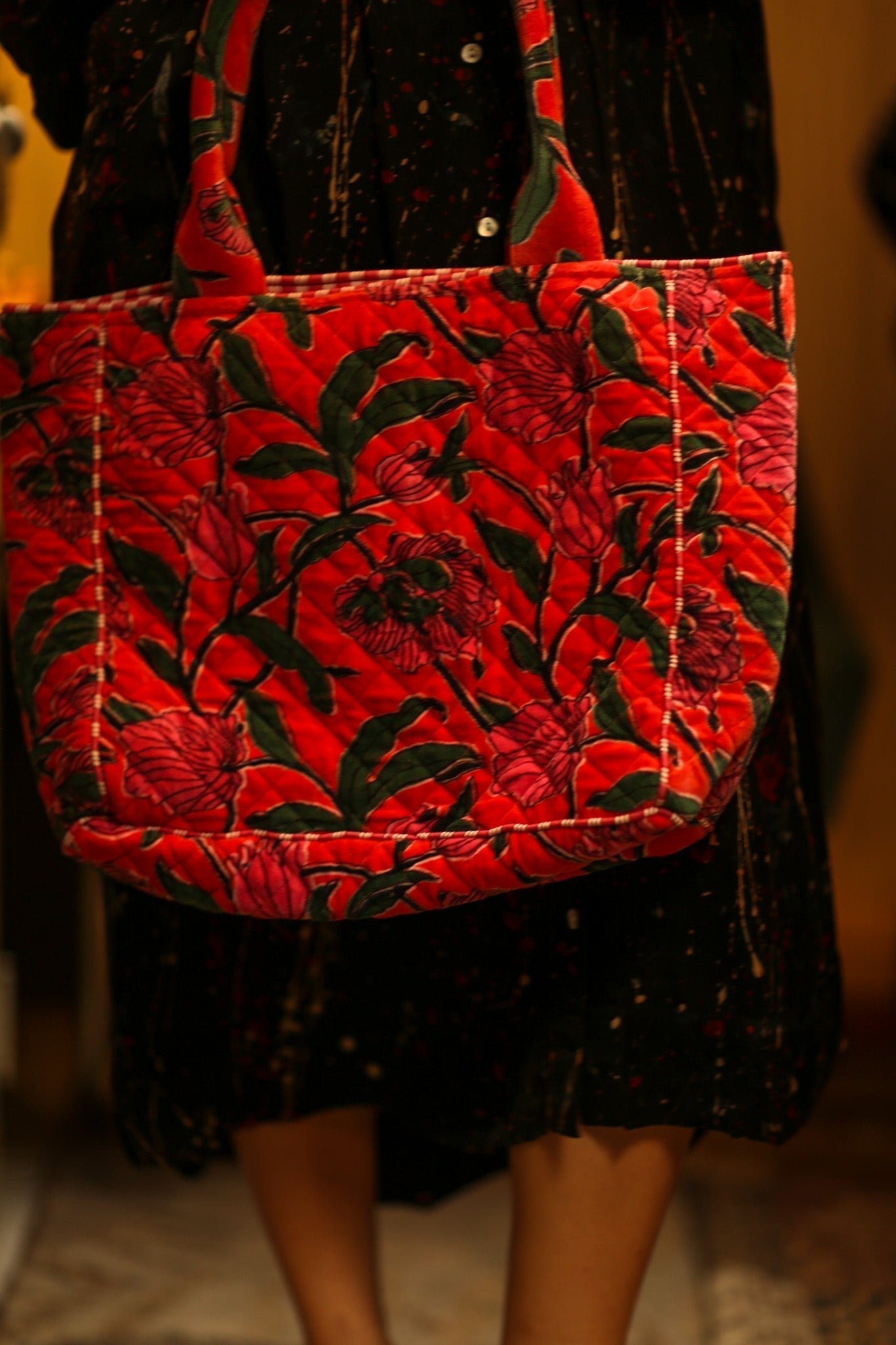 KALI VELVET BAG STRAWBERRY FLORAL M - MOMO STUDIO BERLIN - Berlin Concept Store - sustainable & ethical fashion