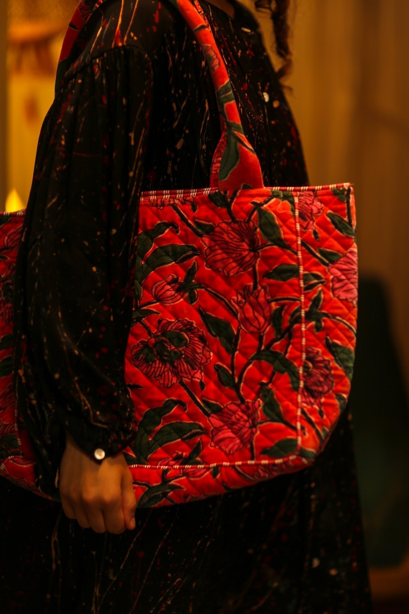 KALI VELVET BAG STRAWBERRY FLORAL M - MOMO STUDIO BERLIN - Berlin Concept Store - sustainable & ethical fashion