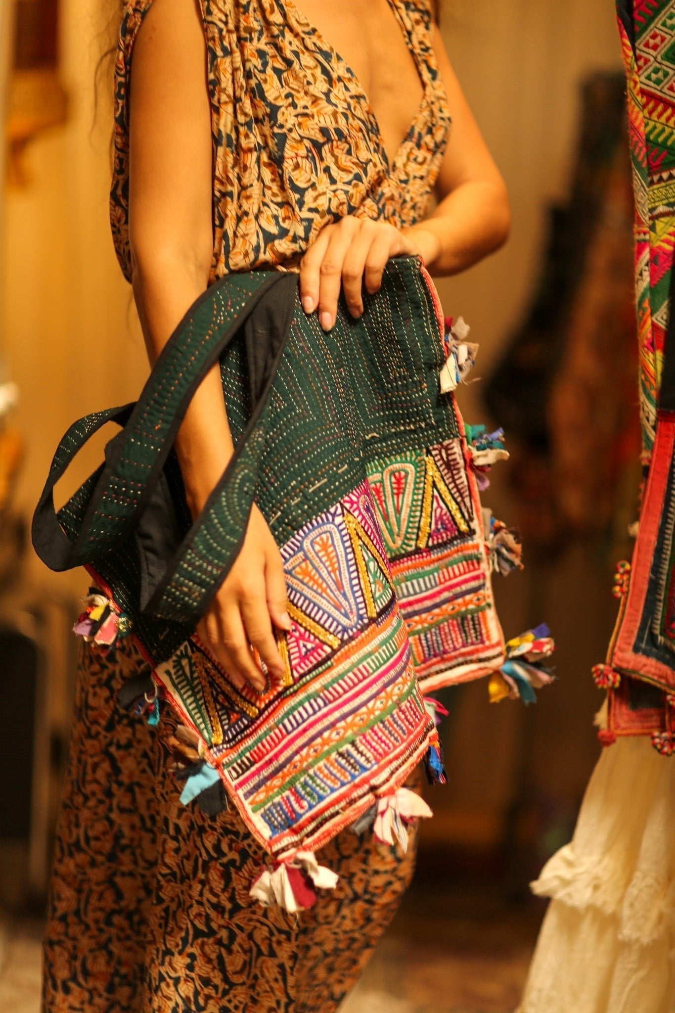 KOREY EMBROIDERED PATCHWORK BAG - MOMO STUDIO BERLIN - Berlin Concept Store - sustainable & ethical fashion
