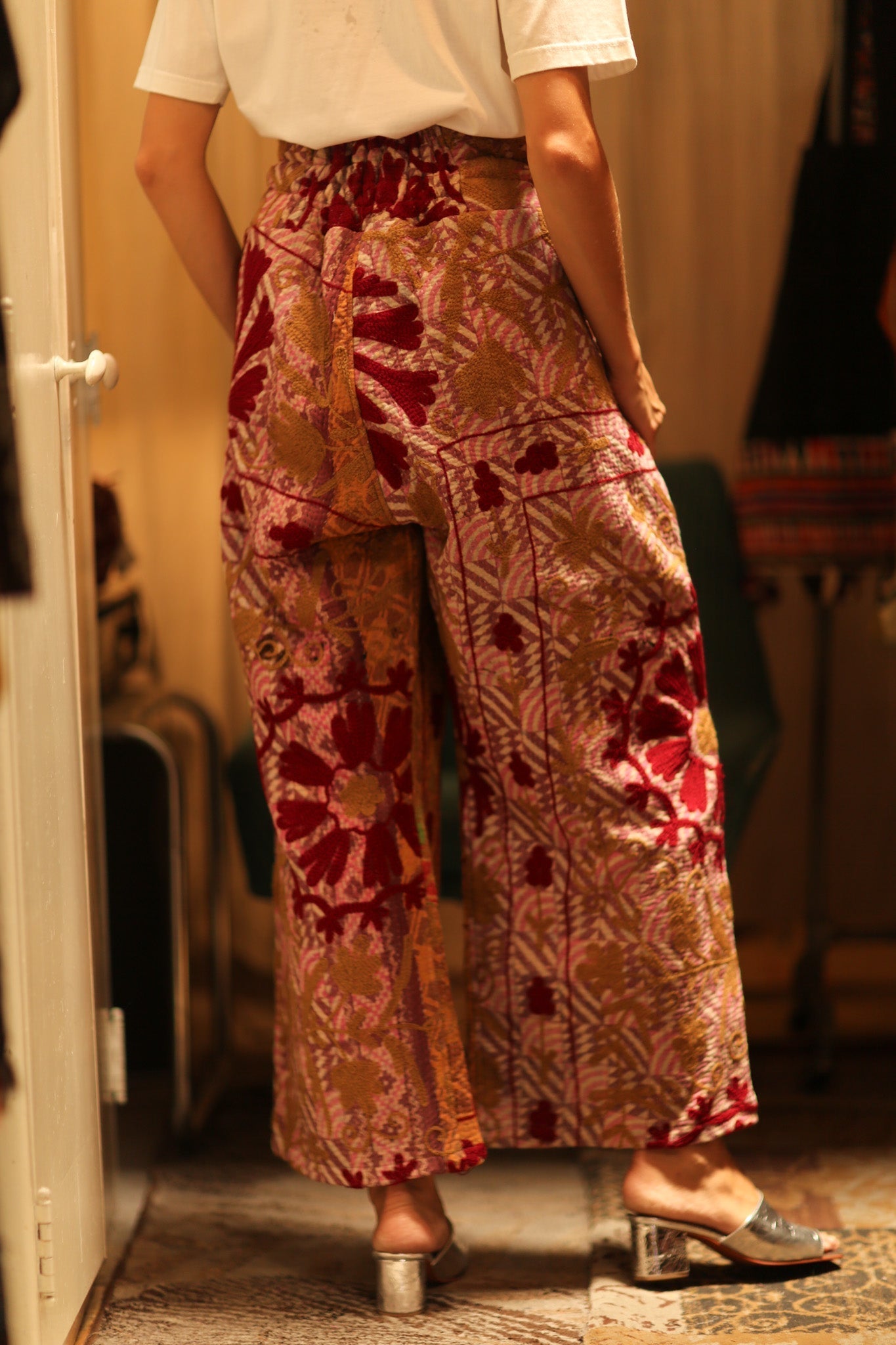 LENA KANTHA TROUSERS RED FLOWERS - MOMO STUDIO BERLIN - Berlin Concept Store - sustainable & ethical fashion