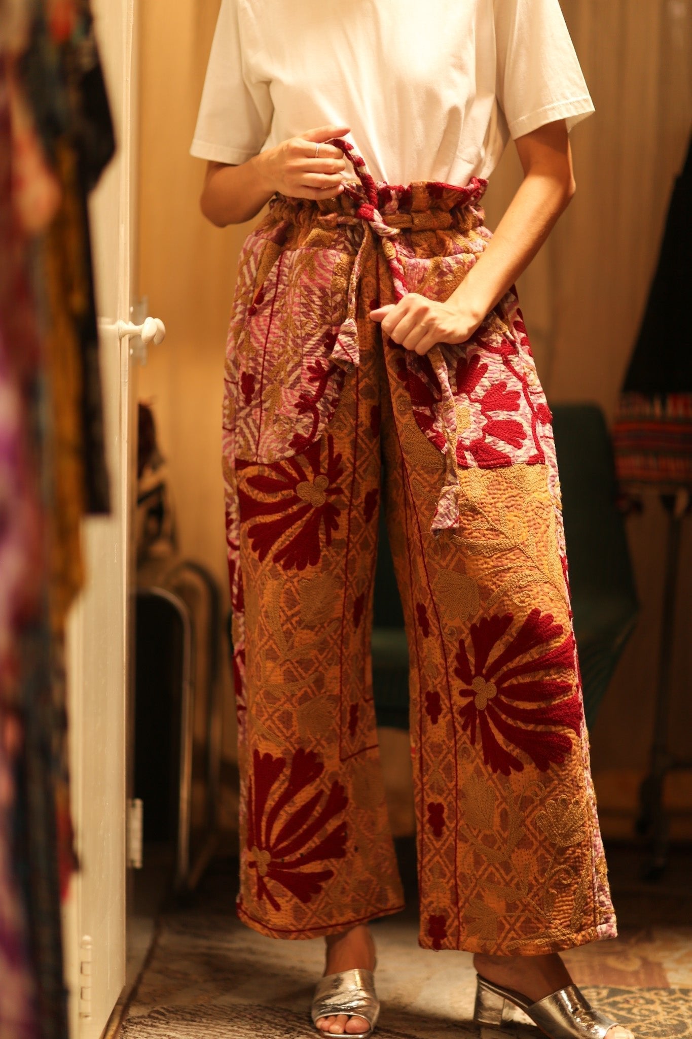 LENA KANTHA TROUSERS RED FLOWERS - MOMO STUDIO BERLIN - Berlin Concept Store - sustainable & ethical fashion