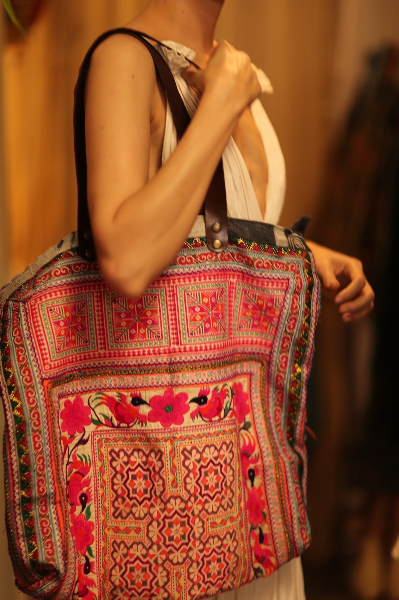MALIK EMBROIDERED PATCHWORK BAG - MOMO STUDIO BERLIN - Berlin Concept Store - sustainable & ethical fashion