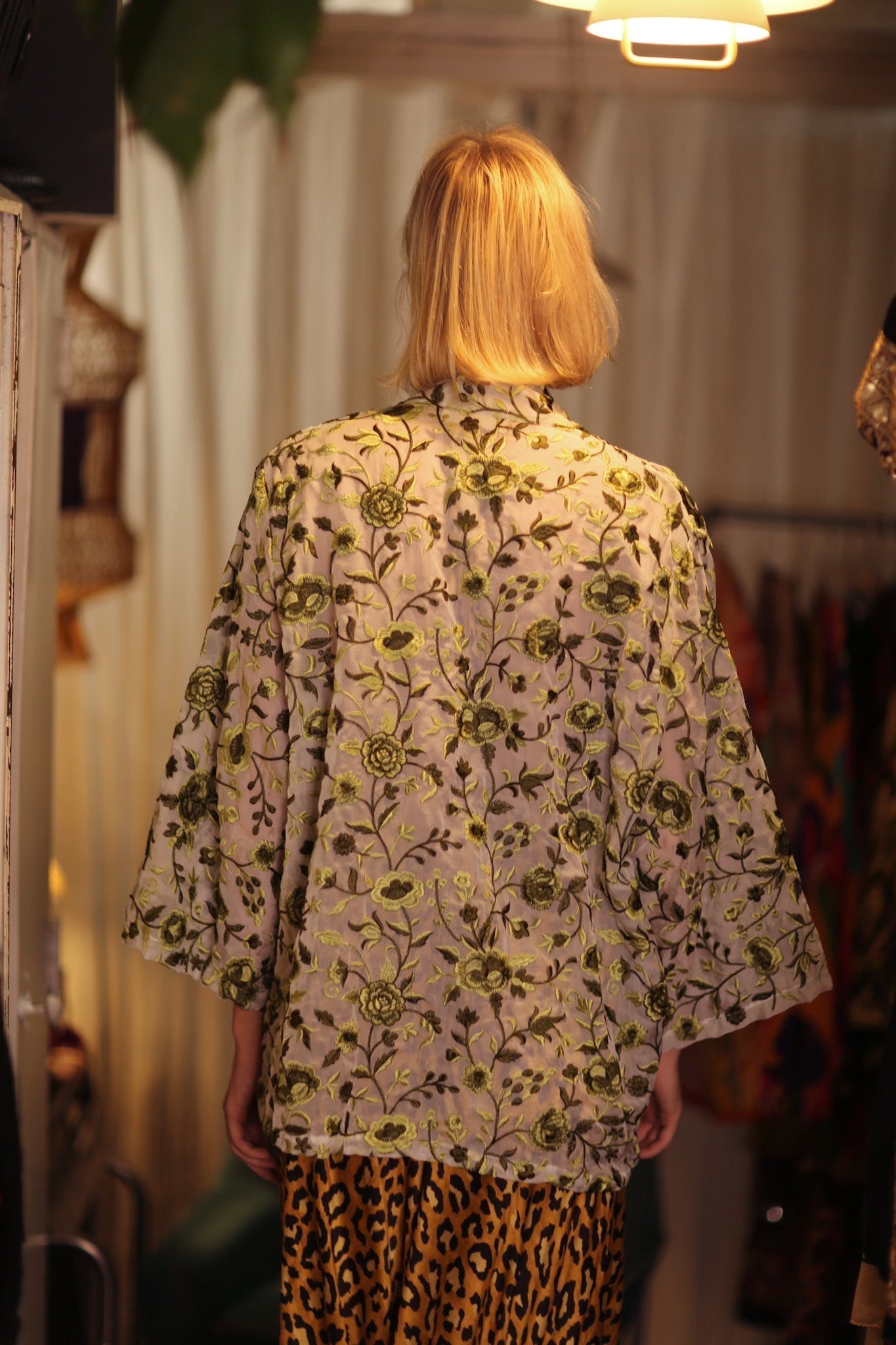 MINTY EMBROIDERED SHORT KIMONO GREEN BOUQUET - MOMO STUDIO BERLIN - Berlin Concept Store - sustainable & ethical fashion