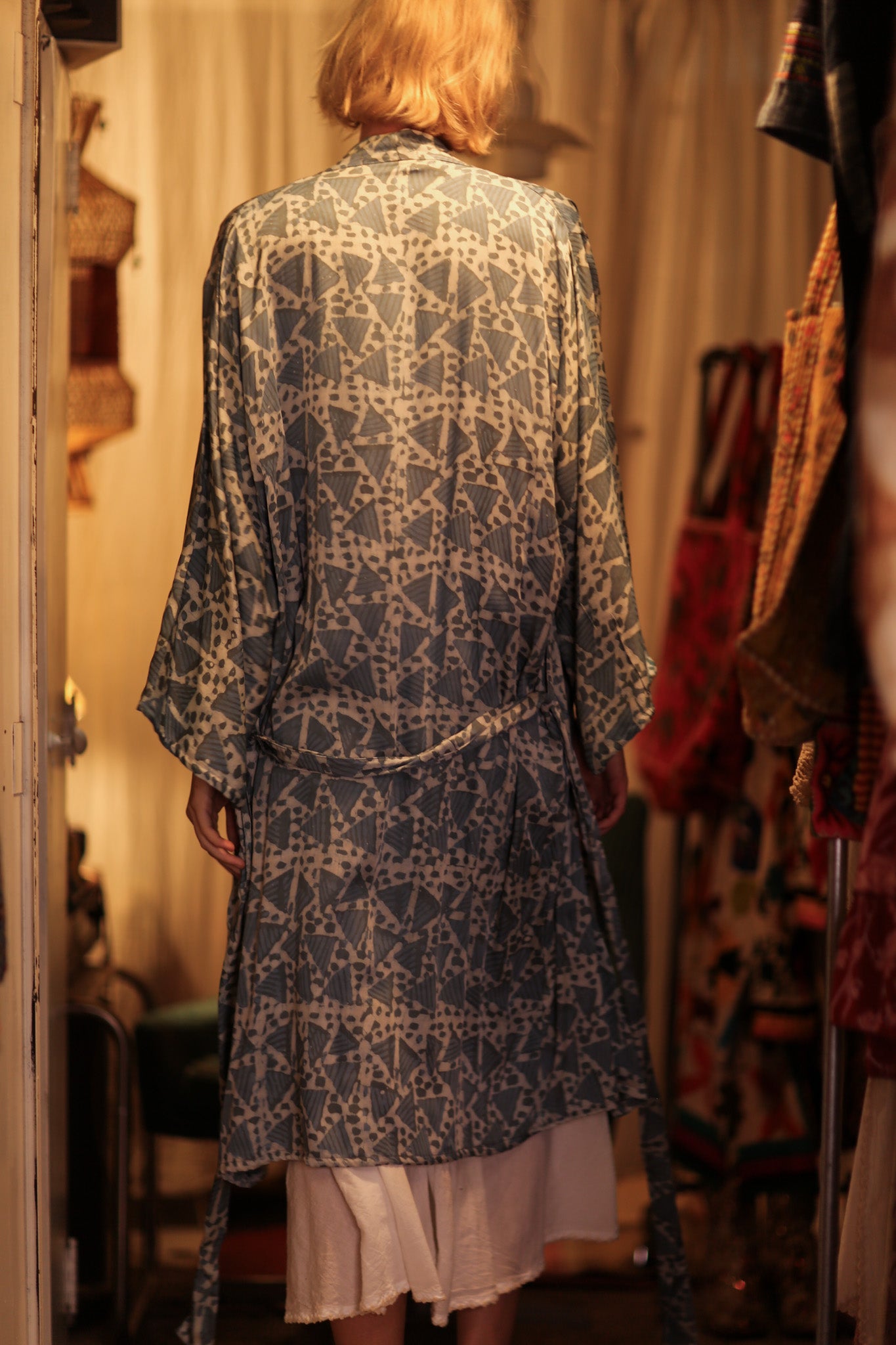 OLIVIA SILK KIMONO GEOMETRIC BLUE - MOMO STUDIO BERLIN - Berlin Concept Store - sustainable & ethical fashion