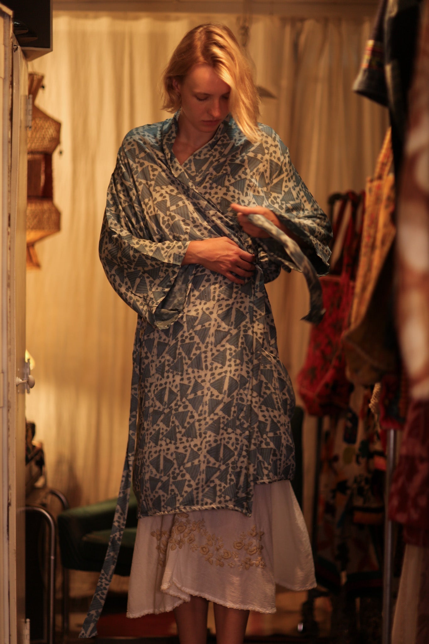 OLIVIA SILK KIMONO GEOMETRIC BLUE - MOMO STUDIO BERLIN - Berlin Concept Store - sustainable & ethical fashion