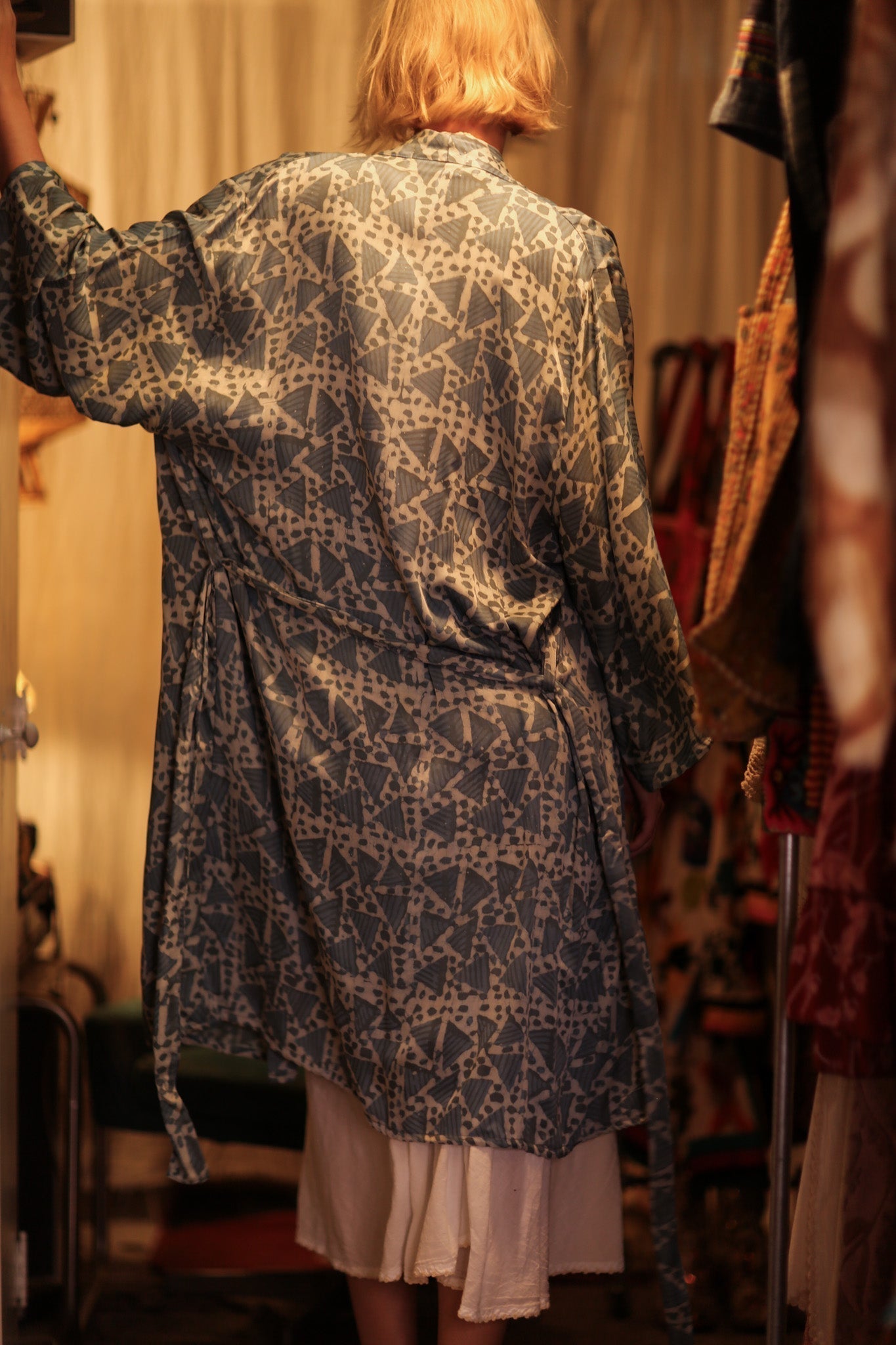OLIVIA SILK KIMONO GEOMETRIC BLUE - MOMO STUDIO BERLIN - Berlin Concept Store - sustainable & ethical fashion