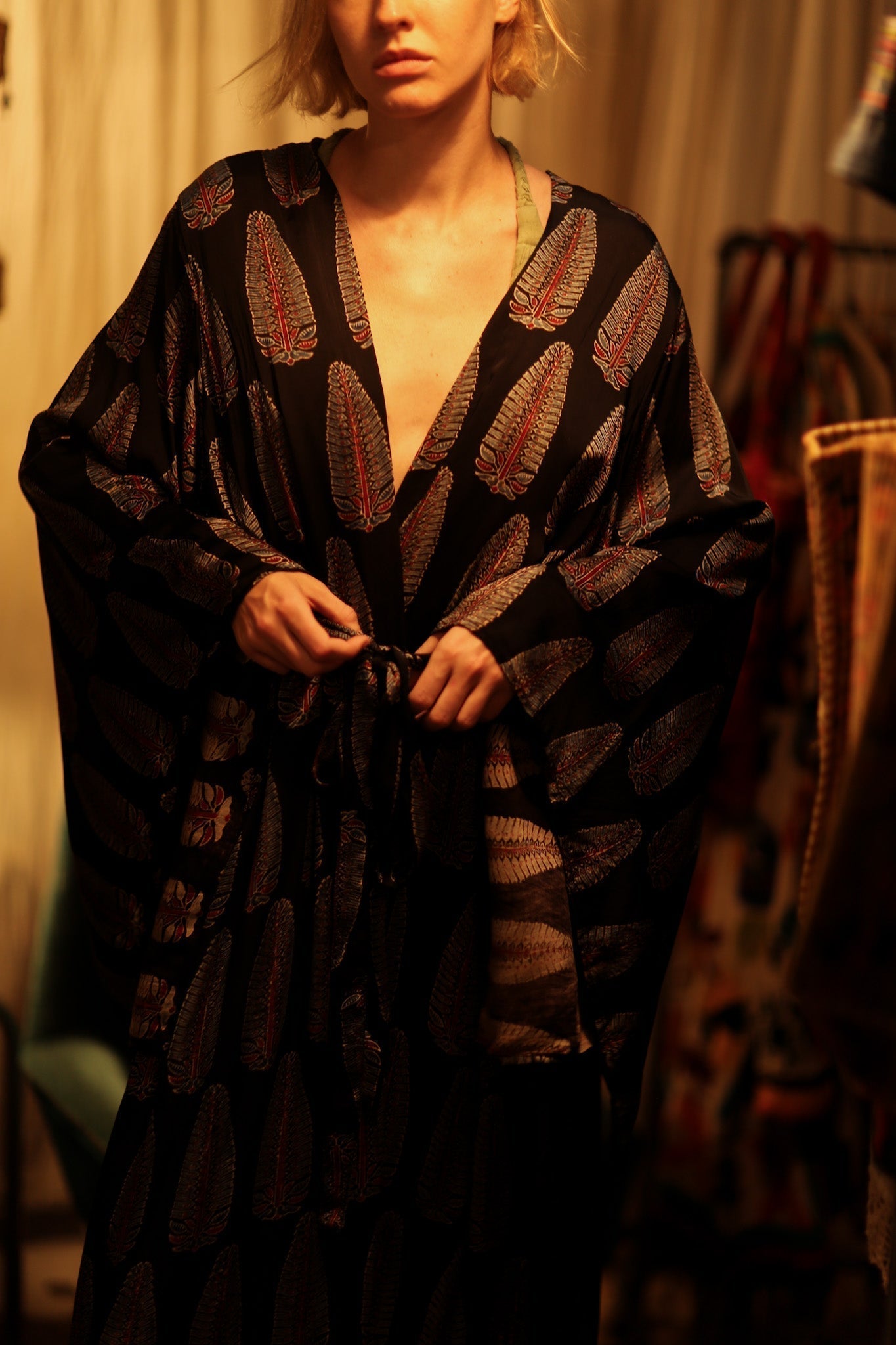 PINA SILK KIMONO BLACK FEATHER - MOMO STUDIO BERLIN - Berlin Concept Store - sustainable & ethical fashion