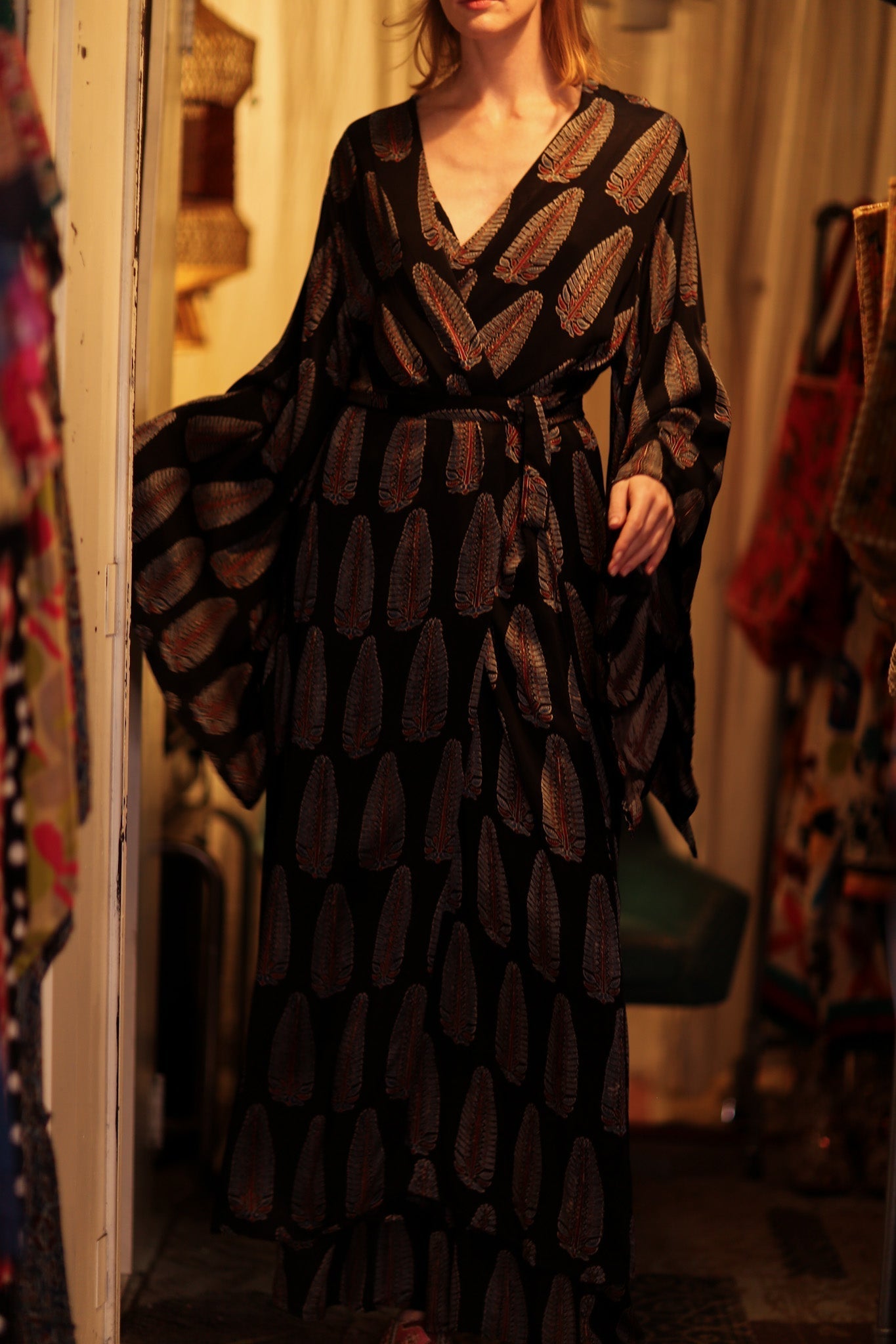 PINA SILK KIMONO BLACK FEATHER - MOMO STUDIO BERLIN - Berlin Concept Store - sustainable & ethical fashion