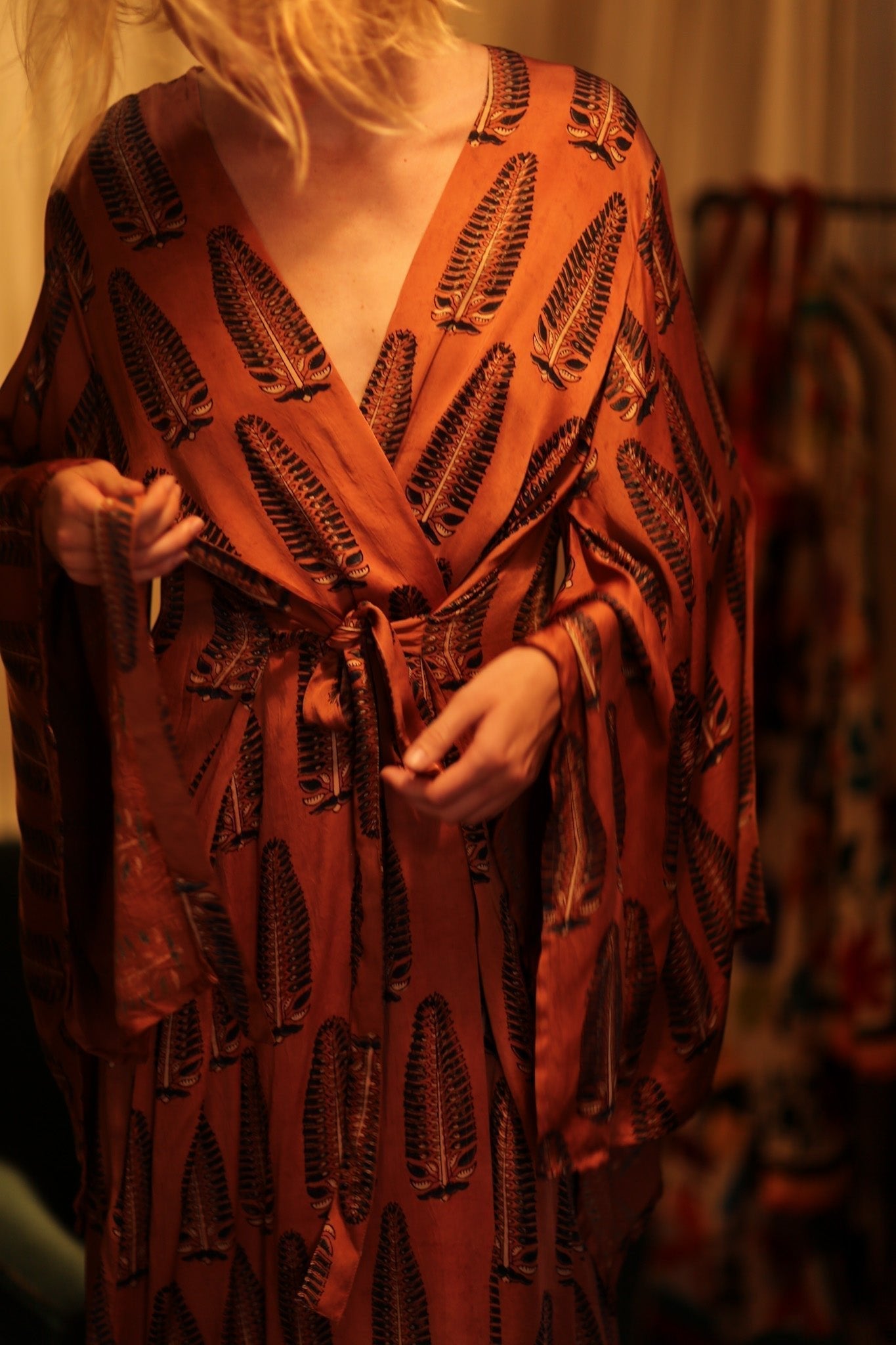 PINA SILK KIMONO BROWN FEATHER - MOMO STUDIO BERLIN - Berlin Concept Store - sustainable & ethical fashion