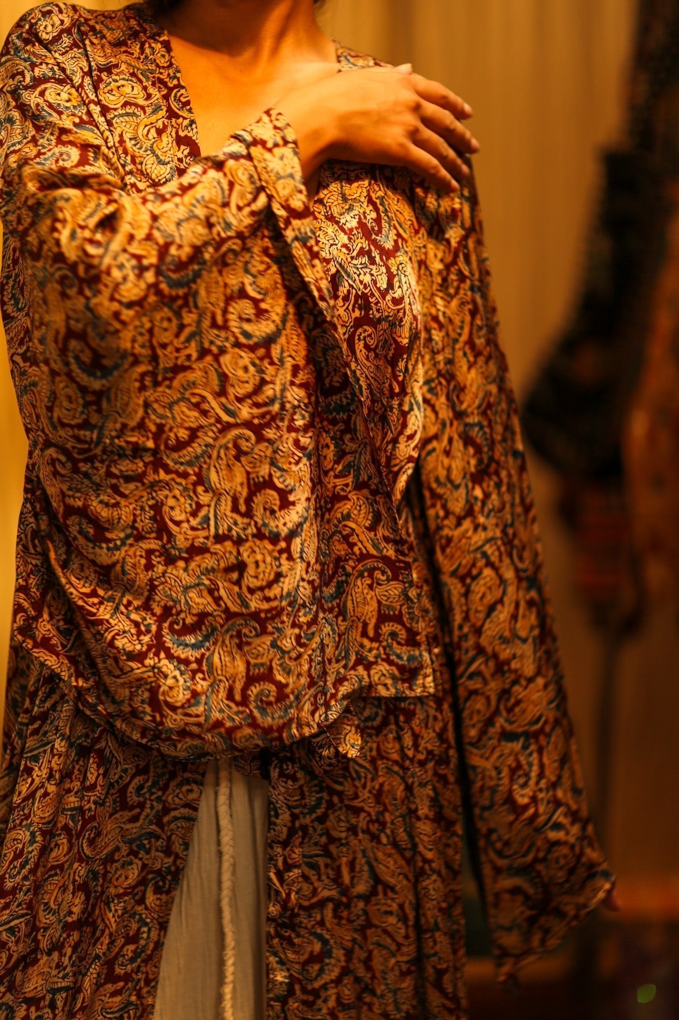 PINA SILK KIMONO CARNIVORE BURGUNDY - MOMO STUDIO BERLIN - Berlin Concept Store - sustainable & ethical fashion