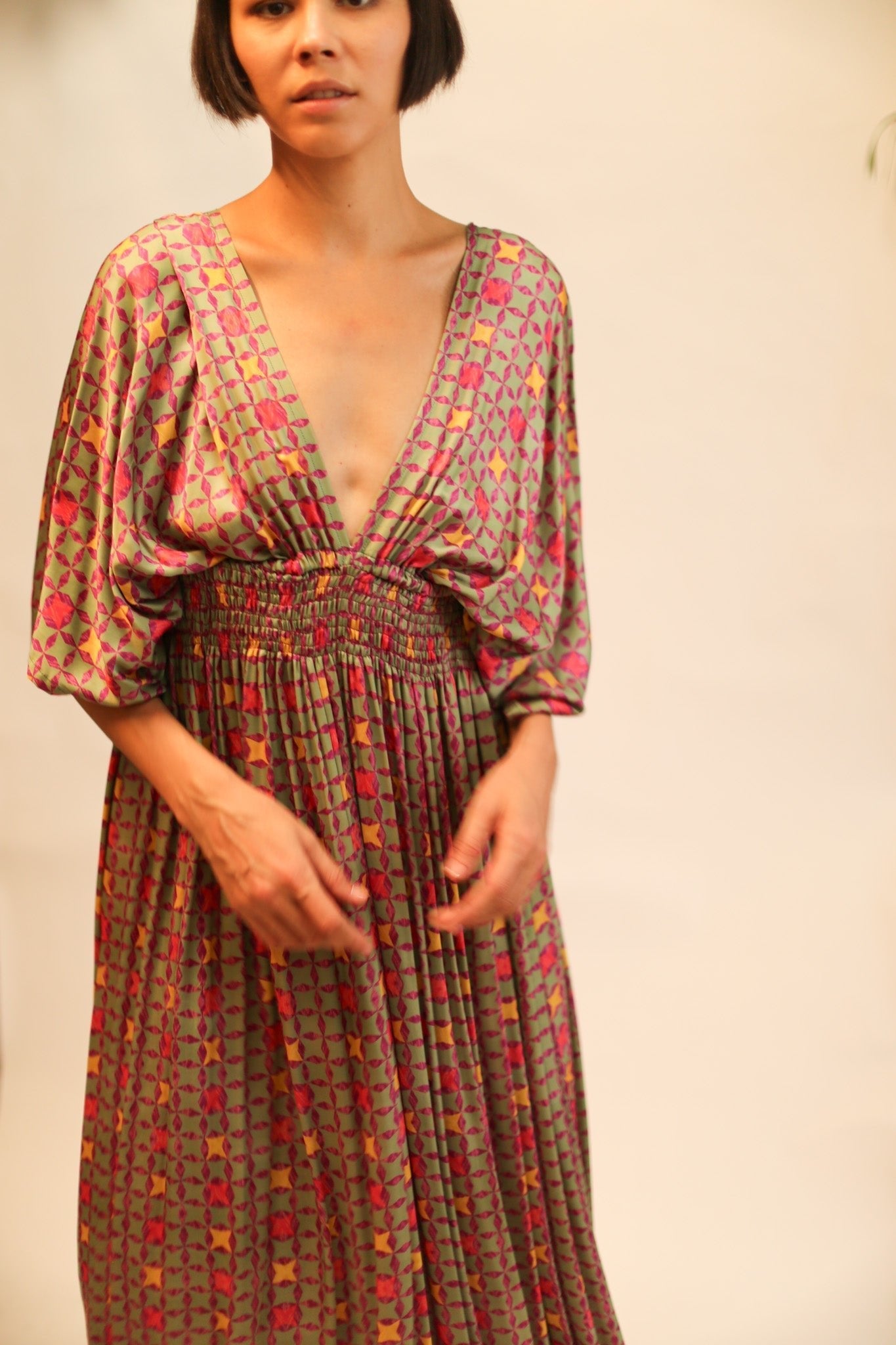 SILK V NECK DRESS PINA - MOMO STUDIO BERLIN - Berlin Concept Store - sustainable & ethical fashion