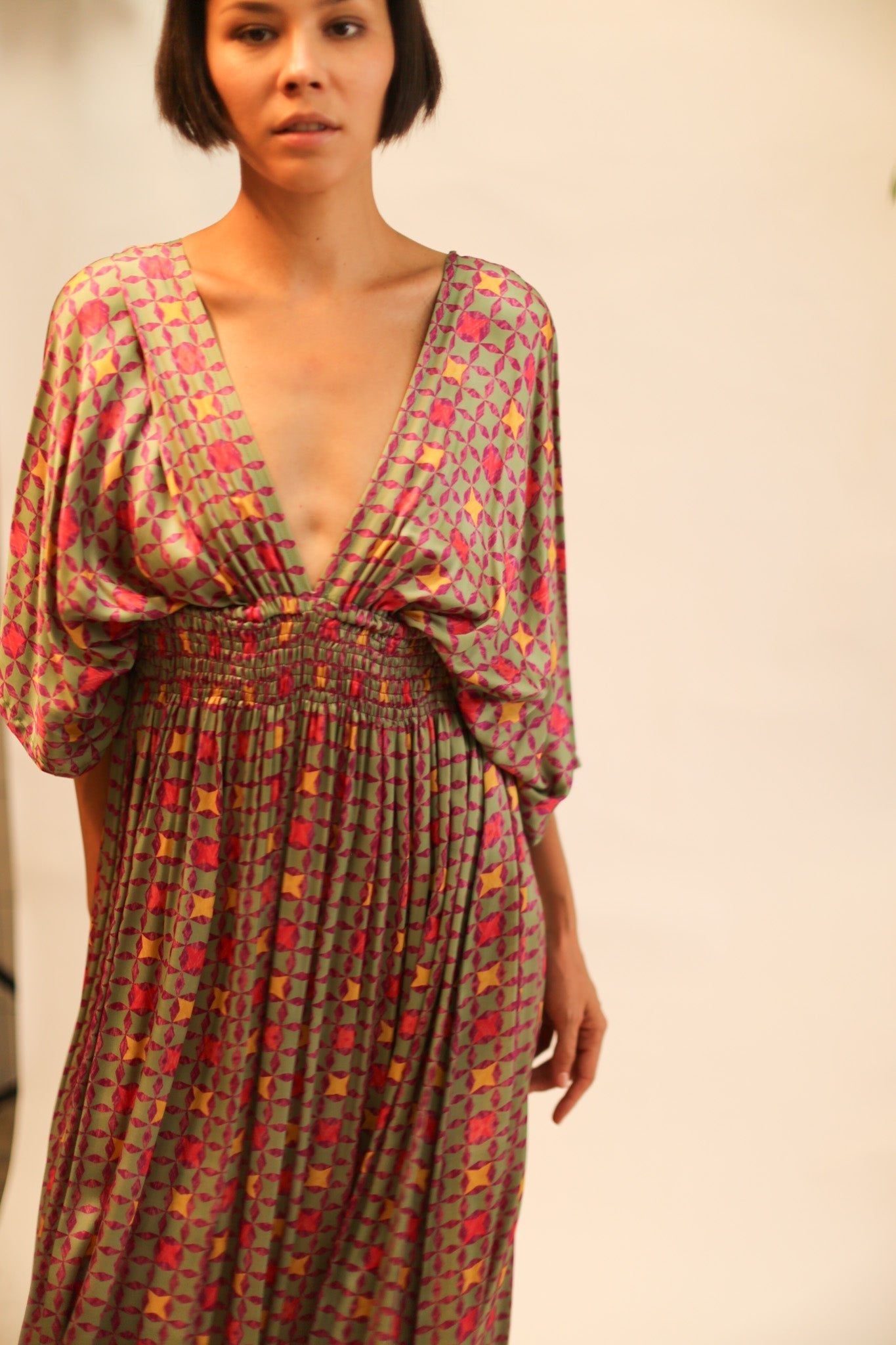 SILK V NECK DRESS PINA - MOMO STUDIO BERLIN - Berlin Concept Store - sustainable & ethical fashion