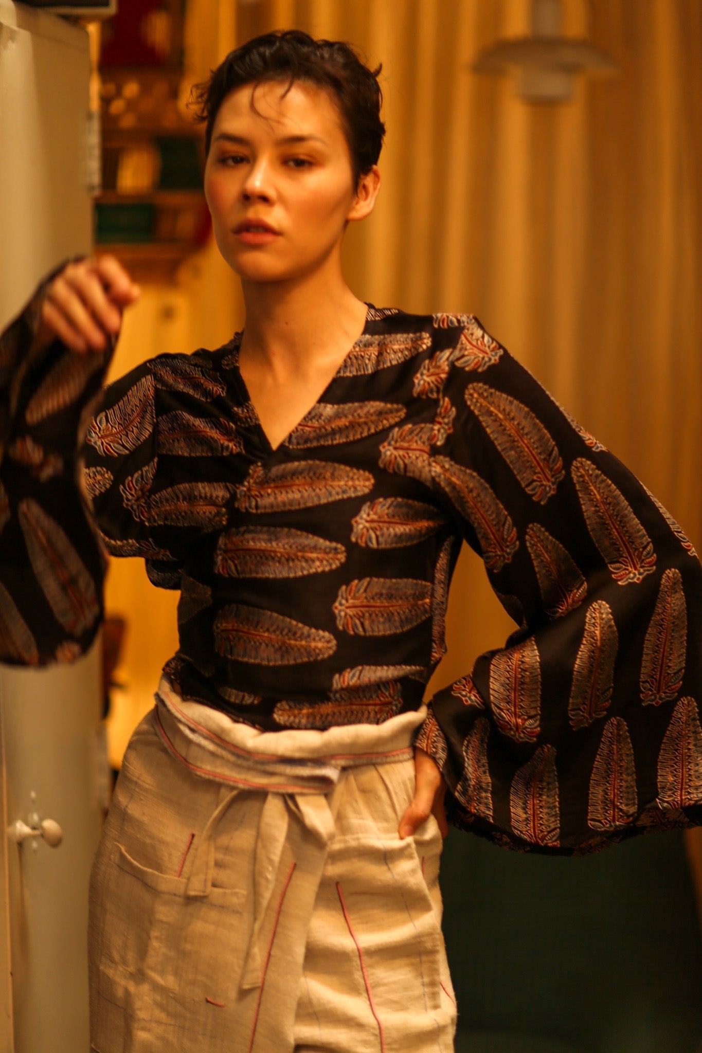 SILK WRAP TOP AURELIA FEATHER BLACK - MOMO STUDIO BERLIN - Berlin Concept Store - sustainable & ethical fashion