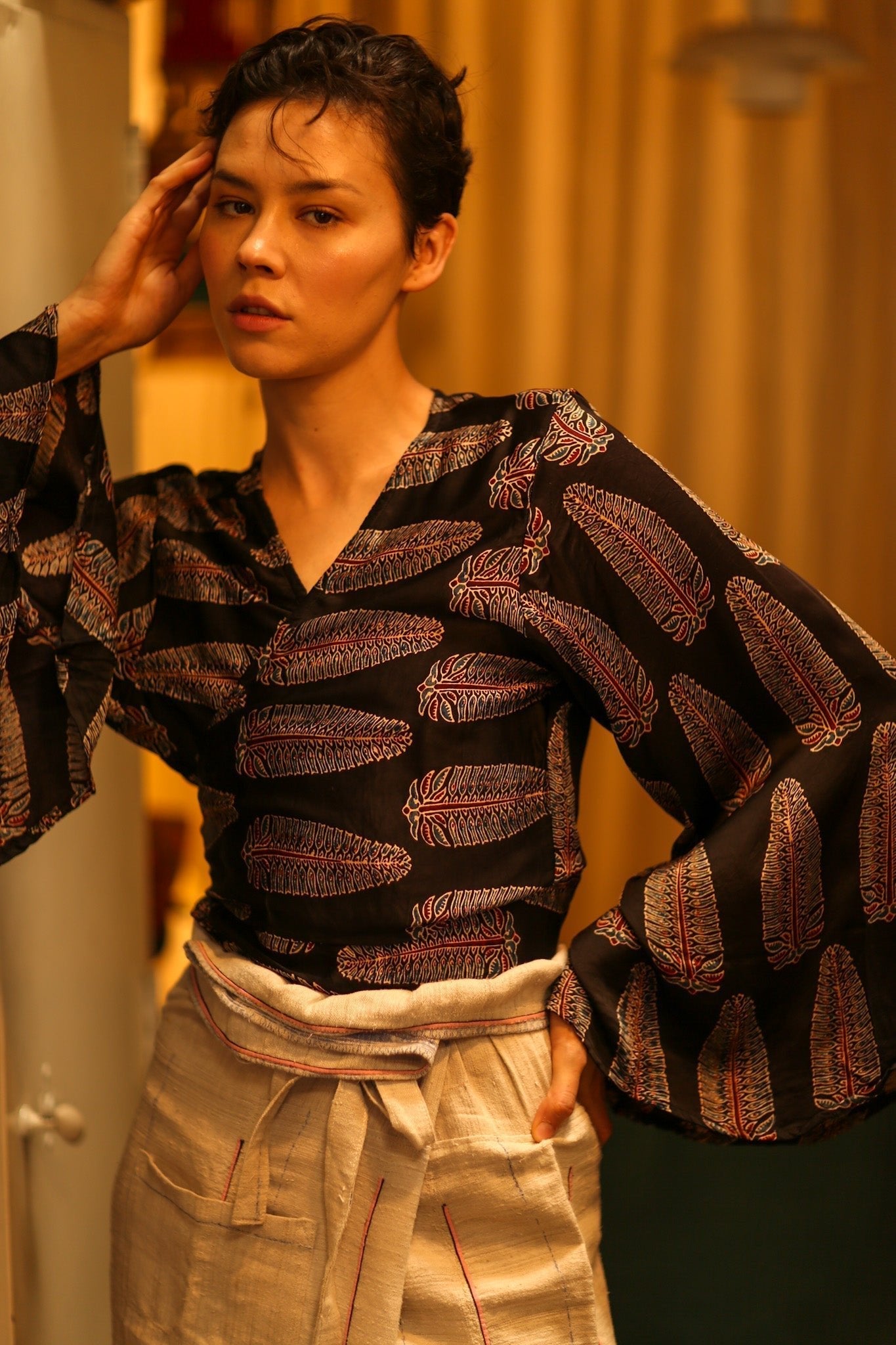 SILK WRAP TOP AURELIA FEATHER BLACK - MOMO STUDIO BERLIN - Berlin Concept Store - sustainable & ethical fashion