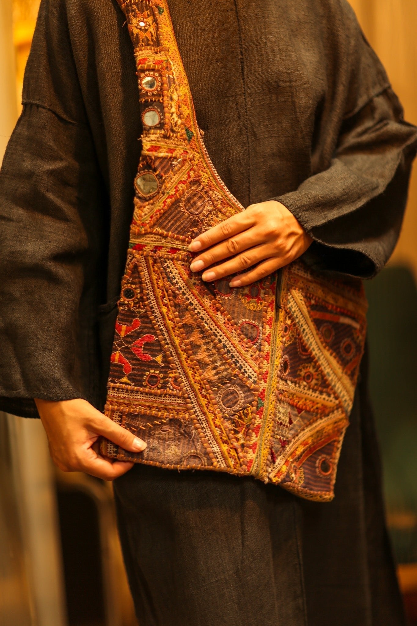 TAHNEE EMBROIDERED BAG - MOMO STUDIO BERLIN - Berlin Concept Store - sustainable & ethical fashion