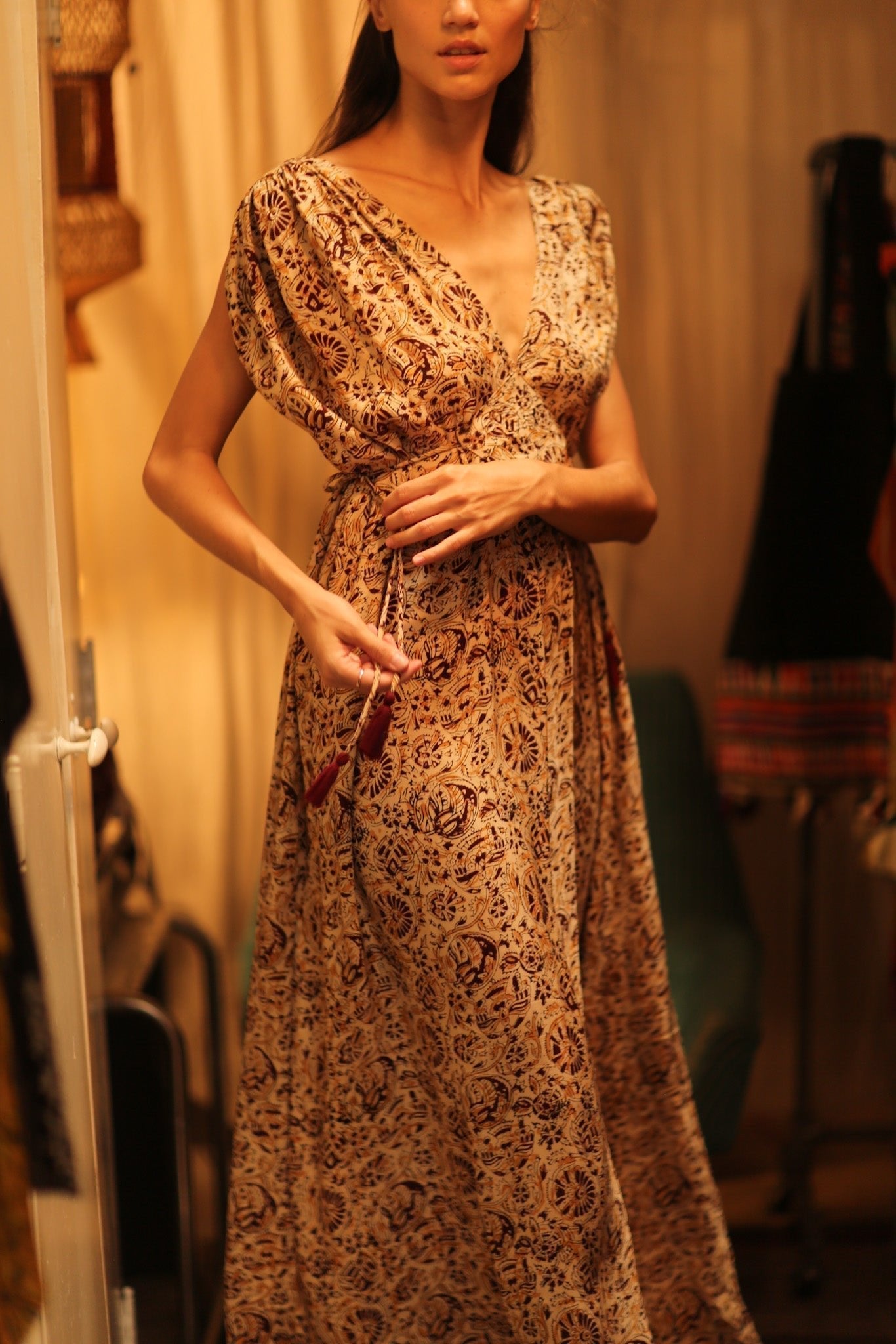VICTORIA SILK DRESS CIRCUS BEIGE - MOMO STUDIO BERLIN - Berlin Concept Store - sustainable & ethical fashion