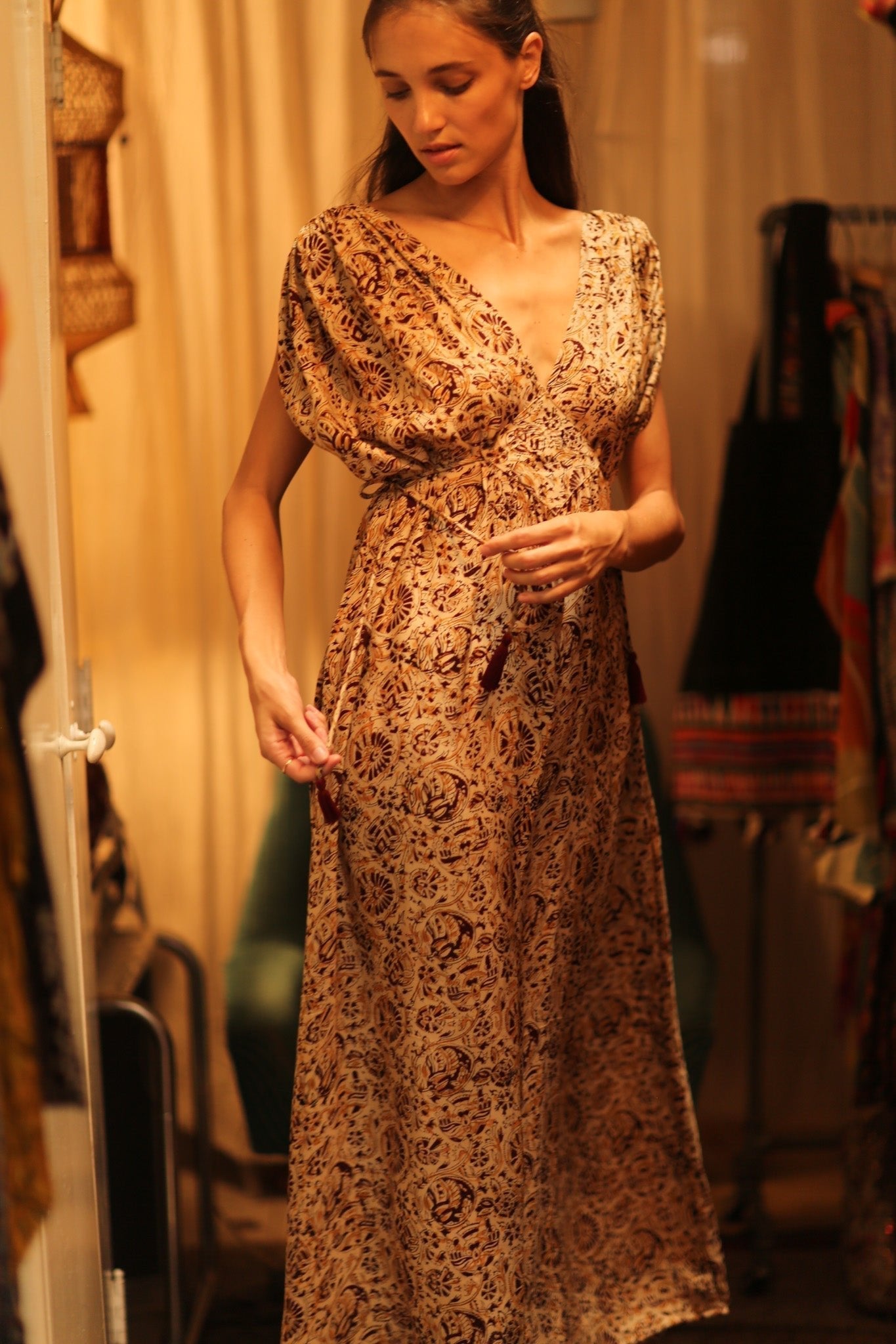VICTORIA SILK DRESS CIRCUS BEIGE - MOMO STUDIO BERLIN - Berlin Concept Store - sustainable & ethical fashion