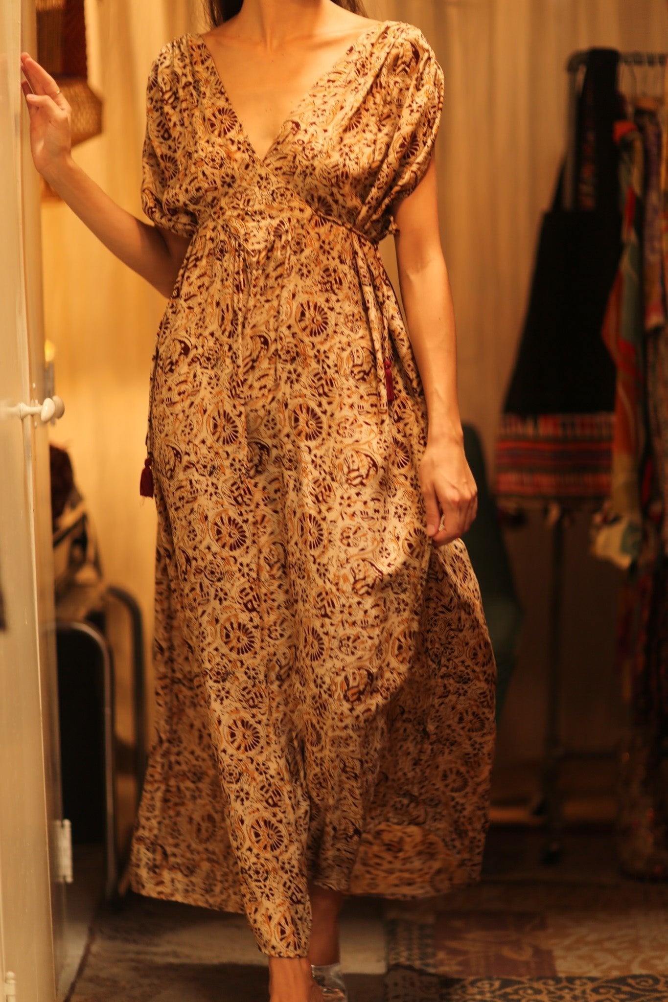 VICTORIA SILK DRESS CIRCUS BEIGE - MOMO STUDIO BERLIN - Berlin Concept Store - sustainable & ethical fashion