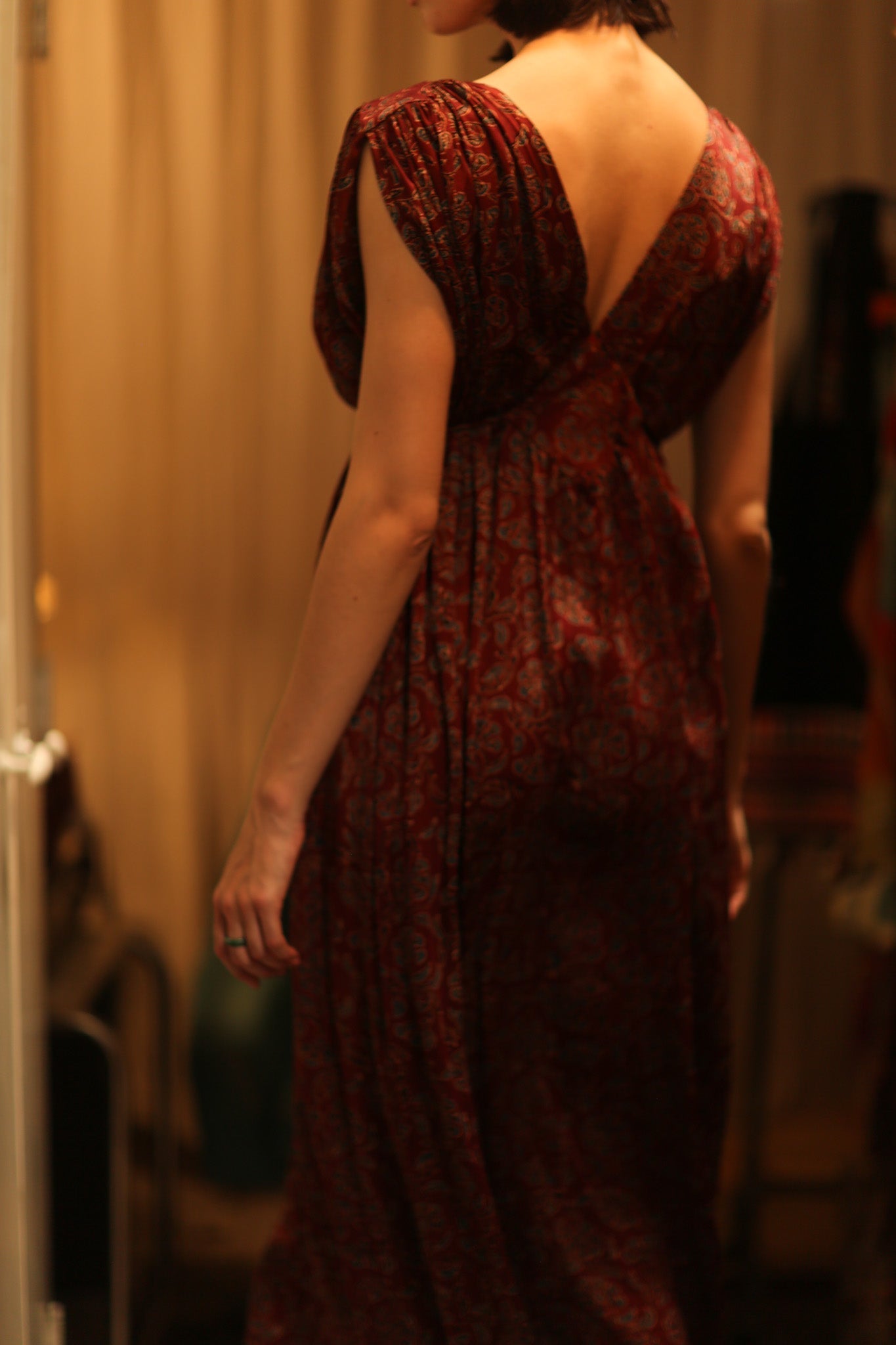 VICTORIA SILK DRESS FLORAL DECO BURGUNDY - MOMO STUDIO BERLIN - Berlin Concept Store - sustainable & ethical fashion
