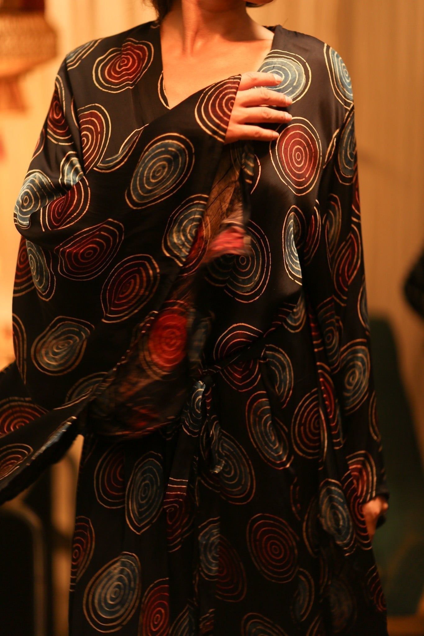 XL WING KIMONO PINA BLACK CIRCLE - MOMO STUDIO BERLIN - Berlin Concept Store - sustainable & ethical fashion