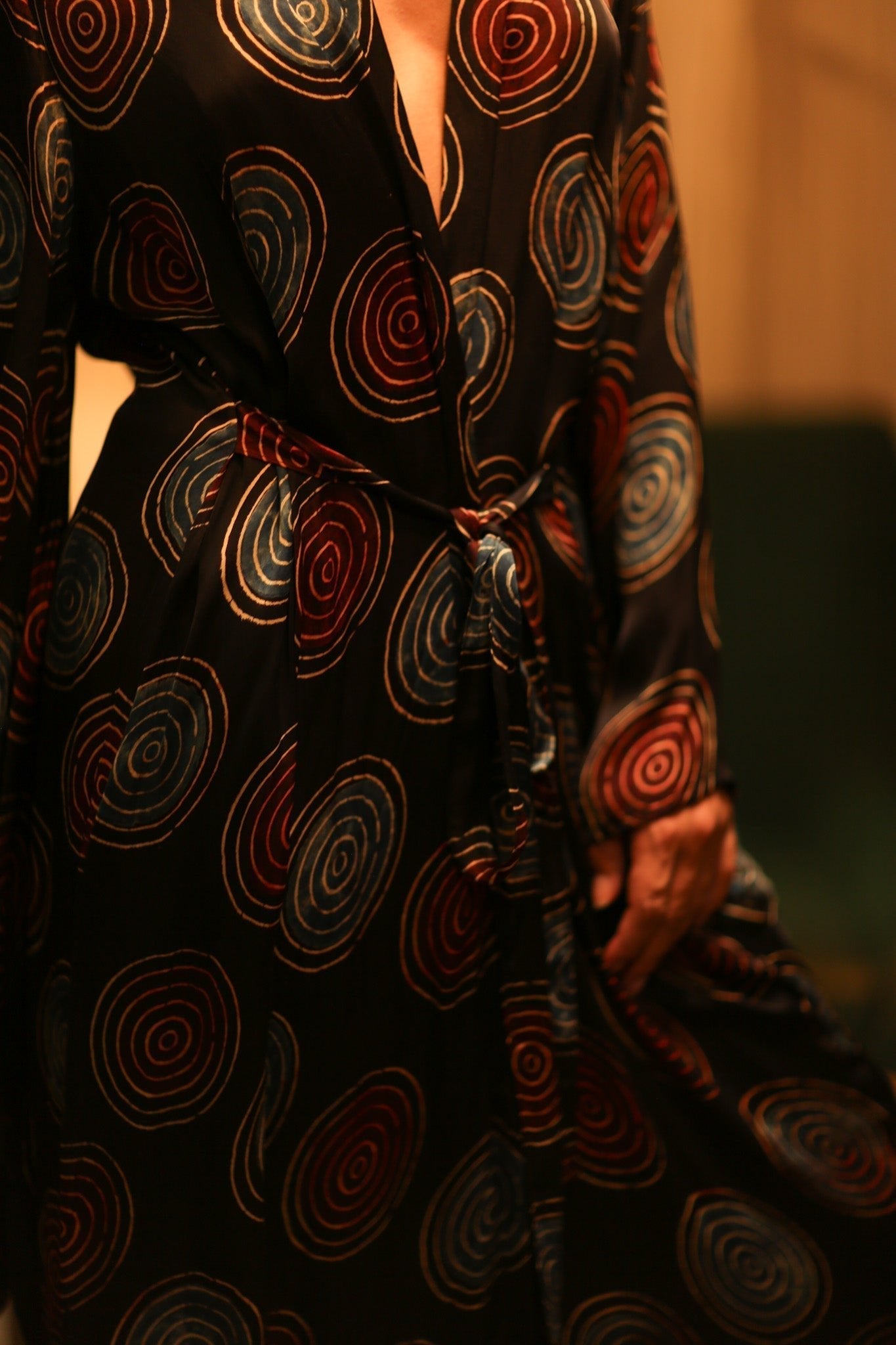 XL WING KIMONO PINA BLACK CIRCLE - MOMO STUDIO BERLIN - Berlin Concept Store - sustainable & ethical fashion