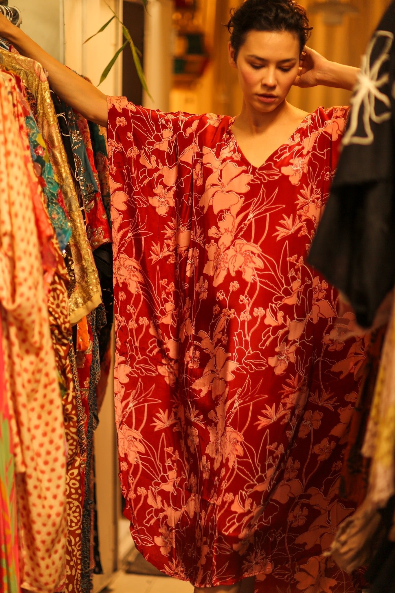 YAYA SILK KAFTAN RED SHERLYN - MOMO STUDIO BERLIN - Berlin Concept Store - sustainable & ethical fashion